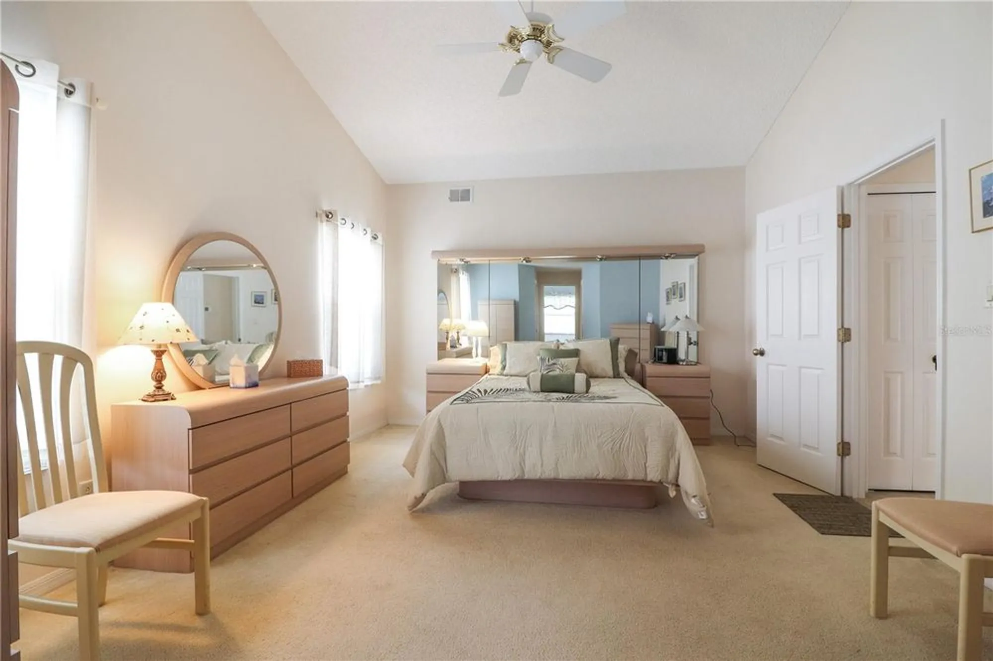 Property Slideshow image 10 of 22 | 25339 crestwater dr, Leesburg, FL, 34748