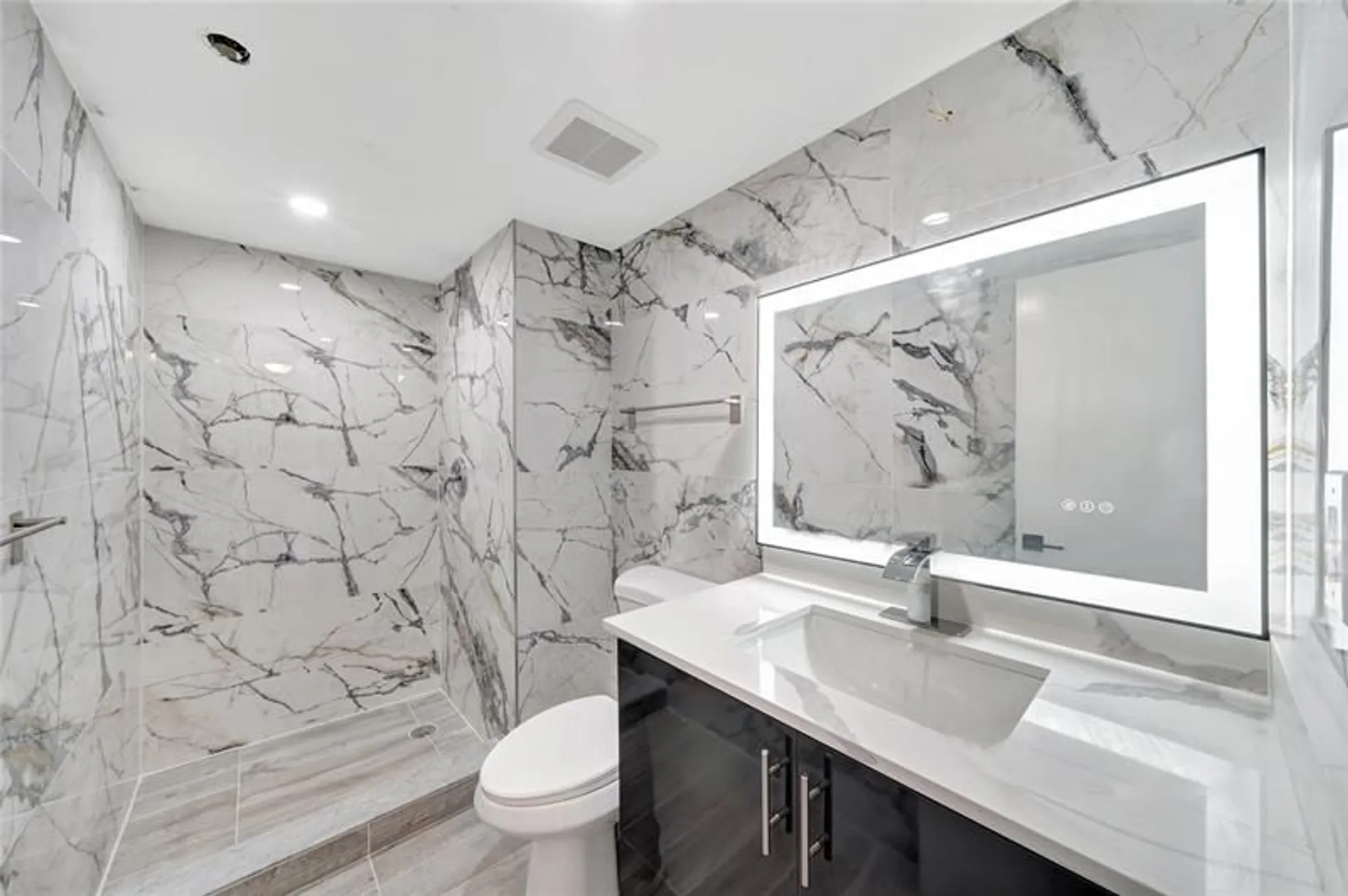 Property Slideshow image 29 of 53 | 1100 saint charles pl 708, Pembroke Pines, FL, 33026