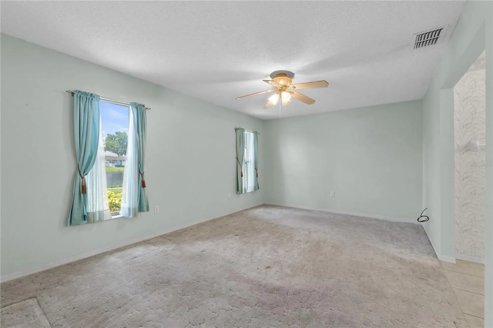 Property Slideshow image 13 of 35 | 2244 silver lakes dr, Lakeland, FL, 33810