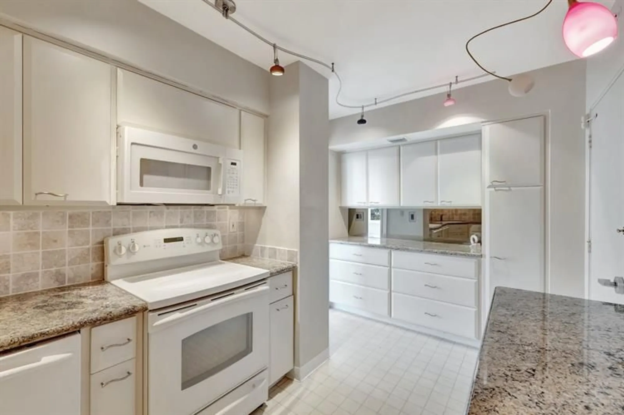 Property Slideshow image 16 of 47 | 3300 ne 36th st 609, Fort Lauderdale, FL, 33308