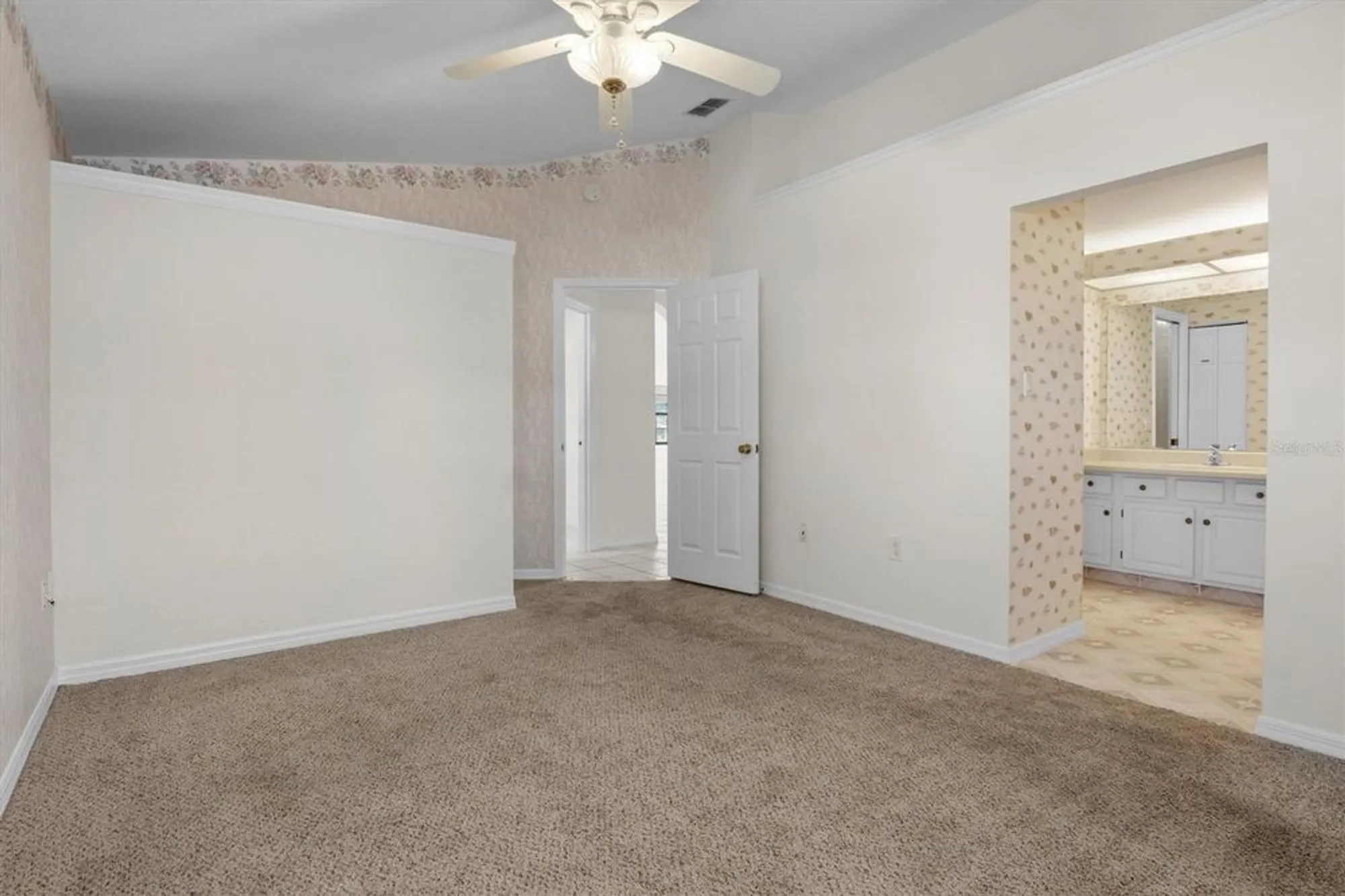 Property Slideshow image 14 of 26 | 6325 egret dr, Lakeland, FL, 33809