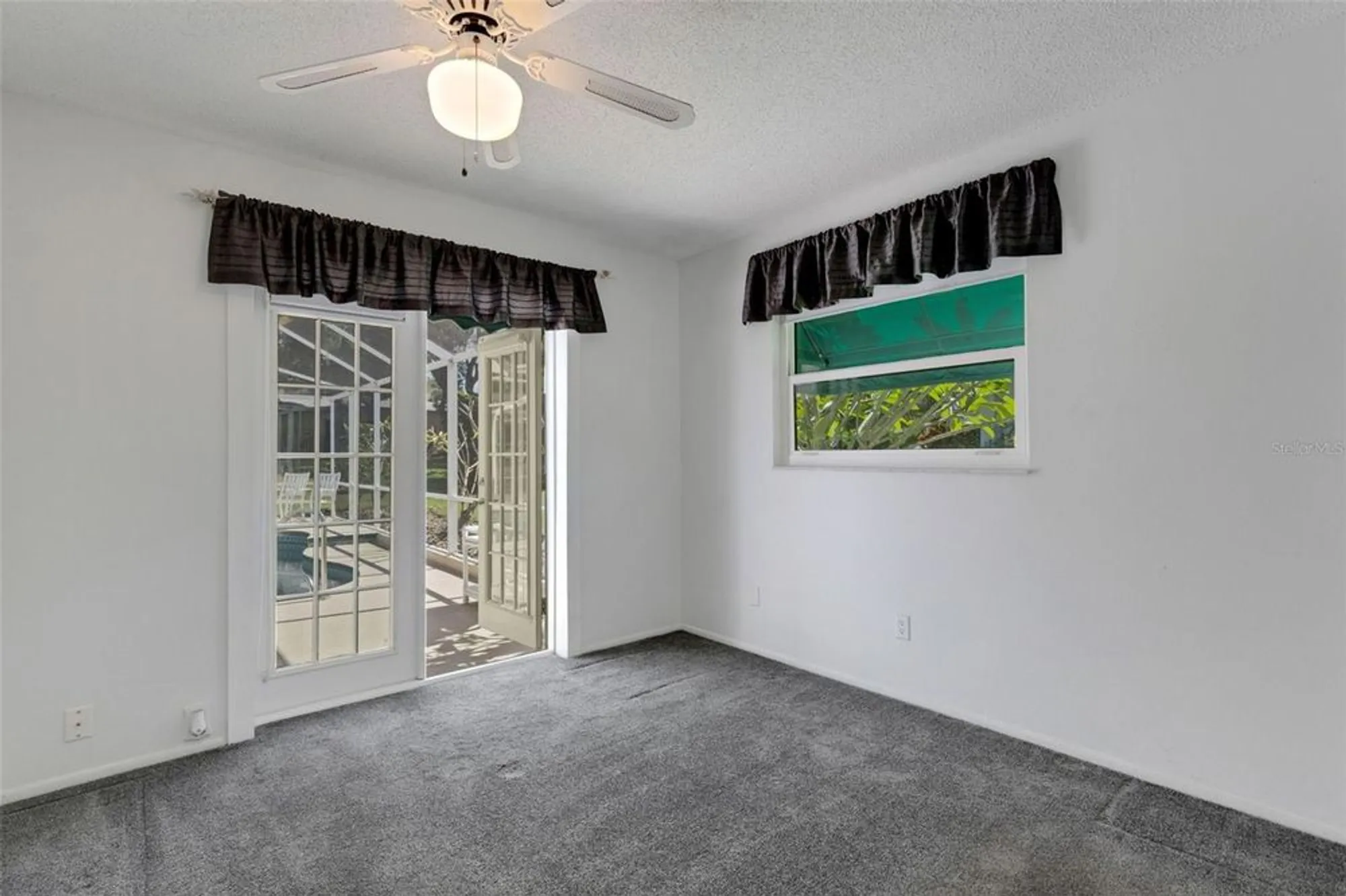 Property Slideshow image 32 of 96 | 2880 doone cir, Palm Harbor, FL, 34684