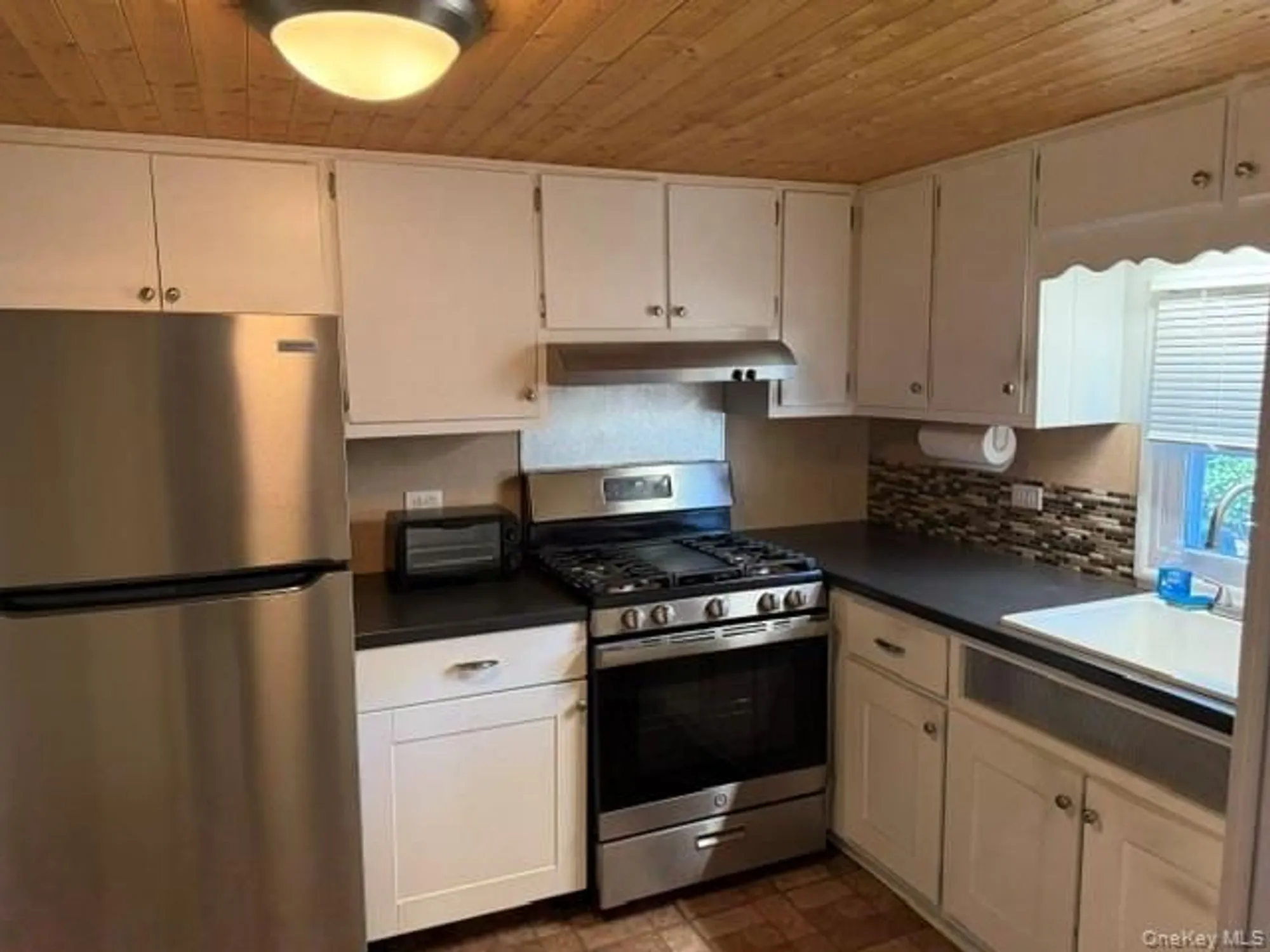 Property Slideshow image 12 of 20 | 1661 old country rd 163, Riverhead, NY, 11901