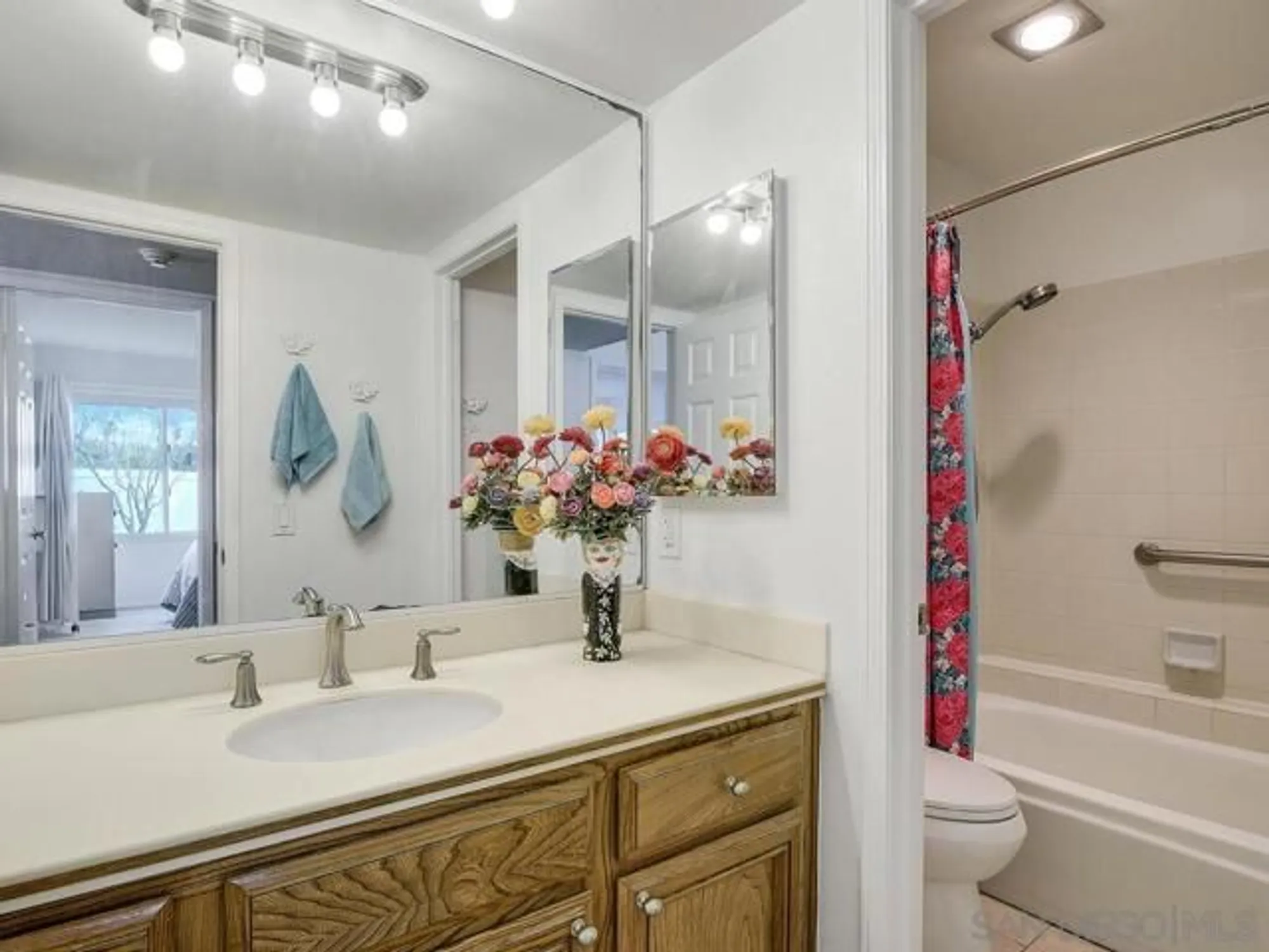 Property Slideshow image 13 of 35 | 4780 miletus way, Oceanside, CA, 92056