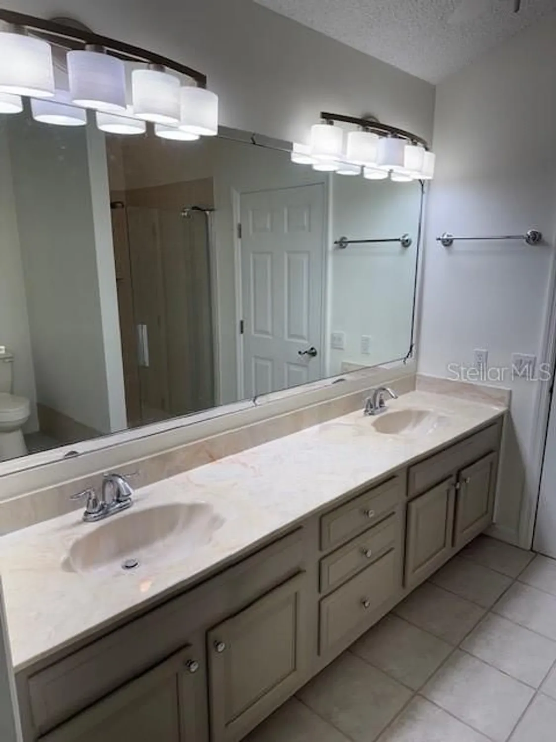 Property Slideshow image 19 of 26 | 903 ramos dr, The Villages, FL, 32159