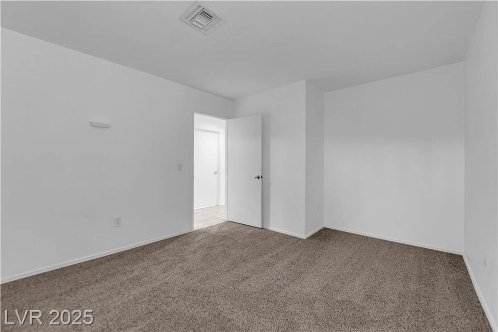 Property Slideshow image 24 of 40 | 9424 gold mountain dr, Las Vegas, NV, 89134