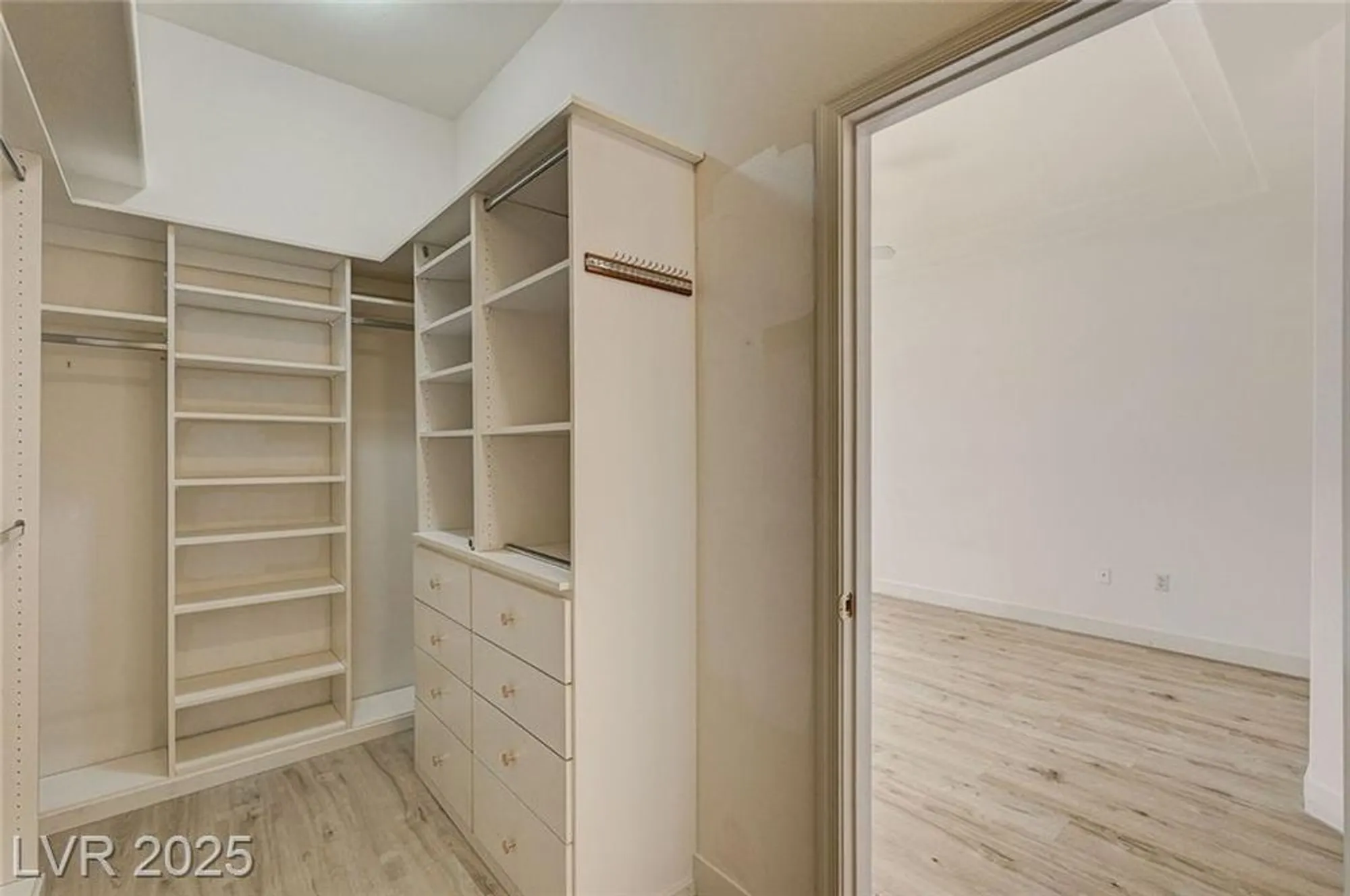 Property Slideshow image 31 of 47 | 10725 mission lakes ave, Las Vegas, NV, 89134