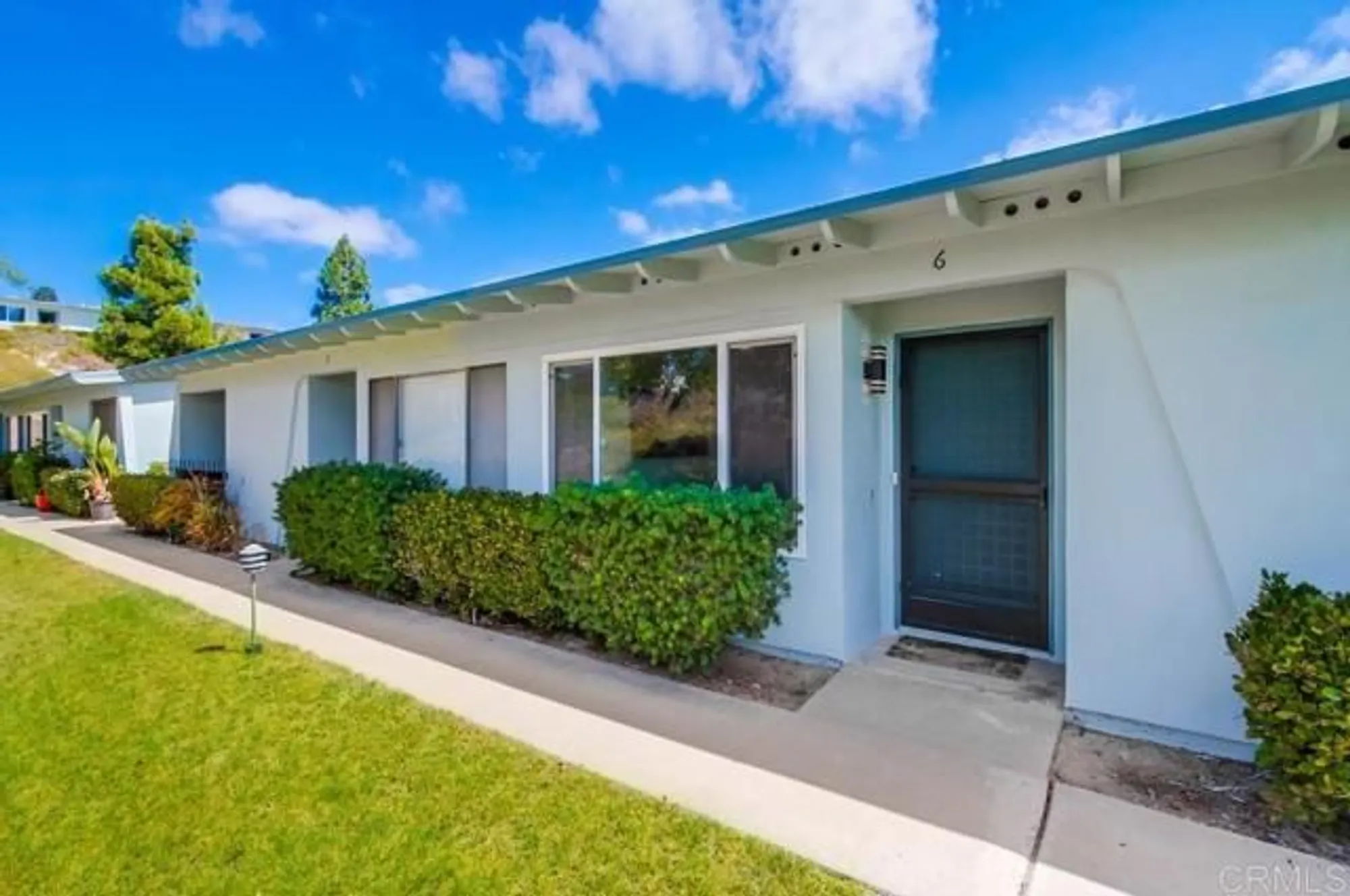 Property Slideshow image 8 of 39 | 3839 vista campana 6, Oceanside, CA, 92057