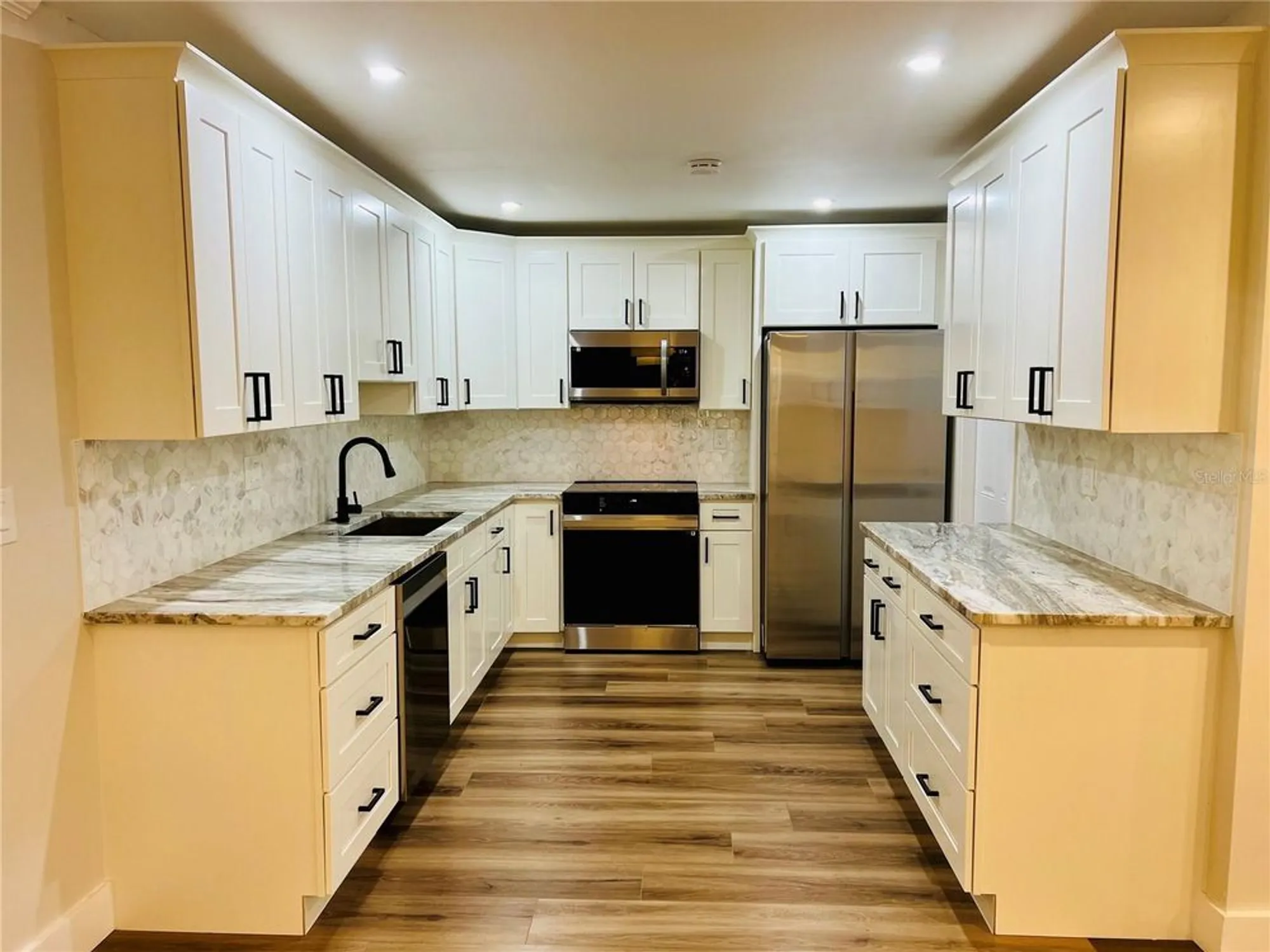 Property Slideshow image 12 of 28 | 801 leeward way, Palm Harbor, FL, 34685