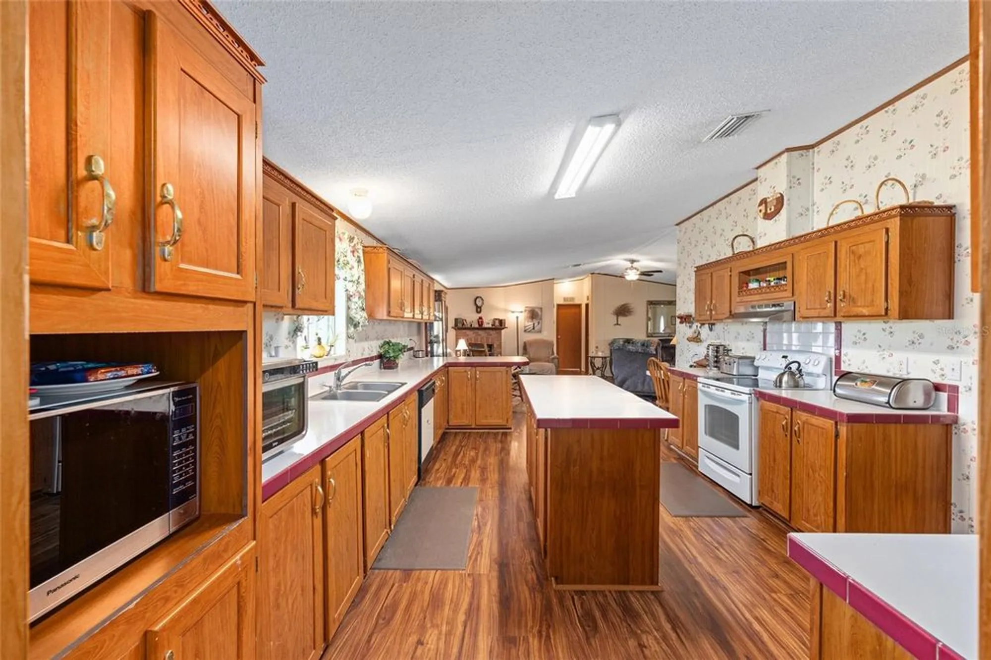 Property Slideshow image 8 of 26 | 7706 county road 109d, Lady Lake, FL, 32159