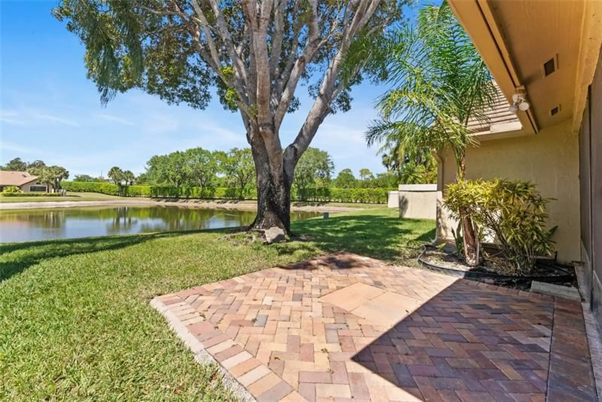 Property Slideshow image 2 of 48 | 6803 bitterbush pl, Boynton Beach, FL, 33472