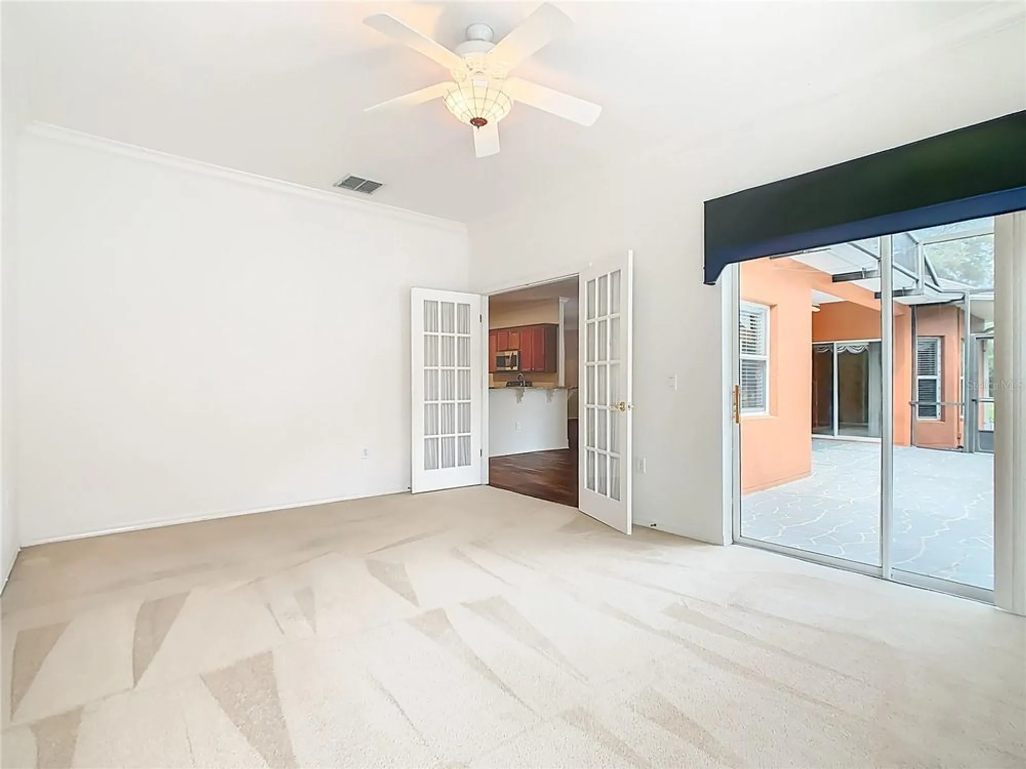 Property Slideshow image 22 of 50 | 525 shorehaven dr, Poinciana, FL, 34759