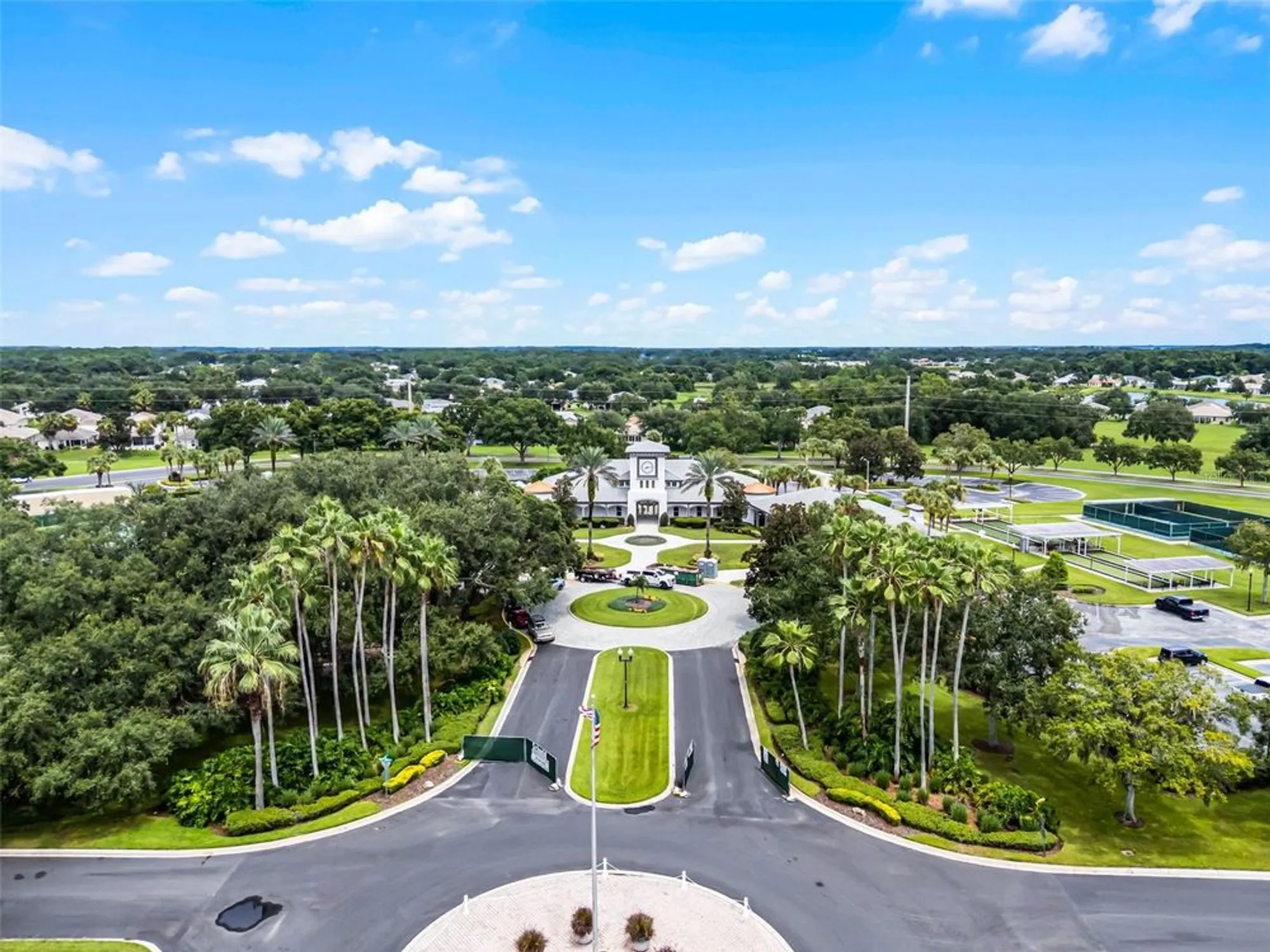 Property Slideshow image 45 of 69 | 27111 nostalgia dr, Leesburg, FL, 34748