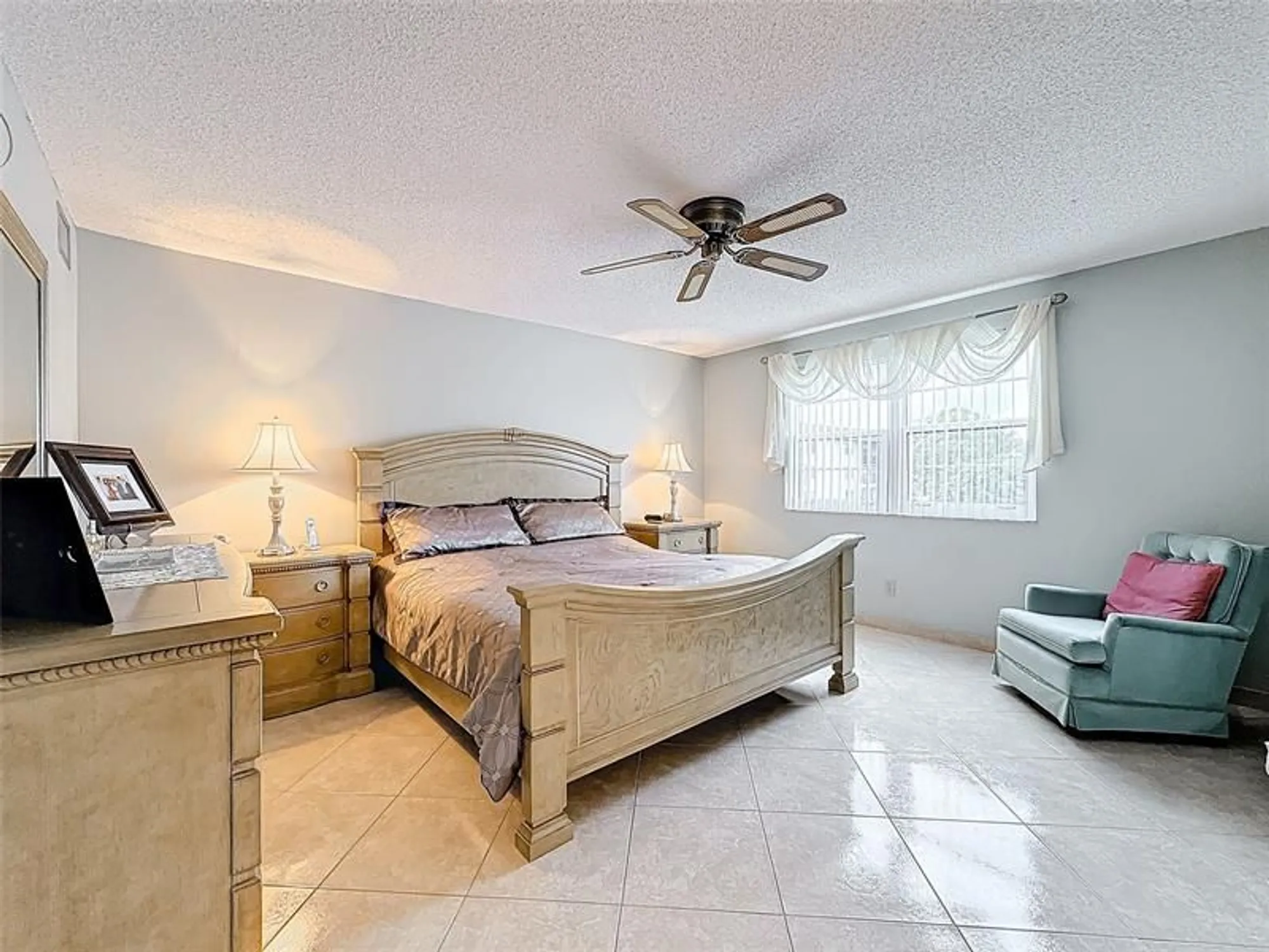 Property Slideshow image 31 of 62 | 4930 e sabal palm blvd 301, Tamarac, FL, 33319