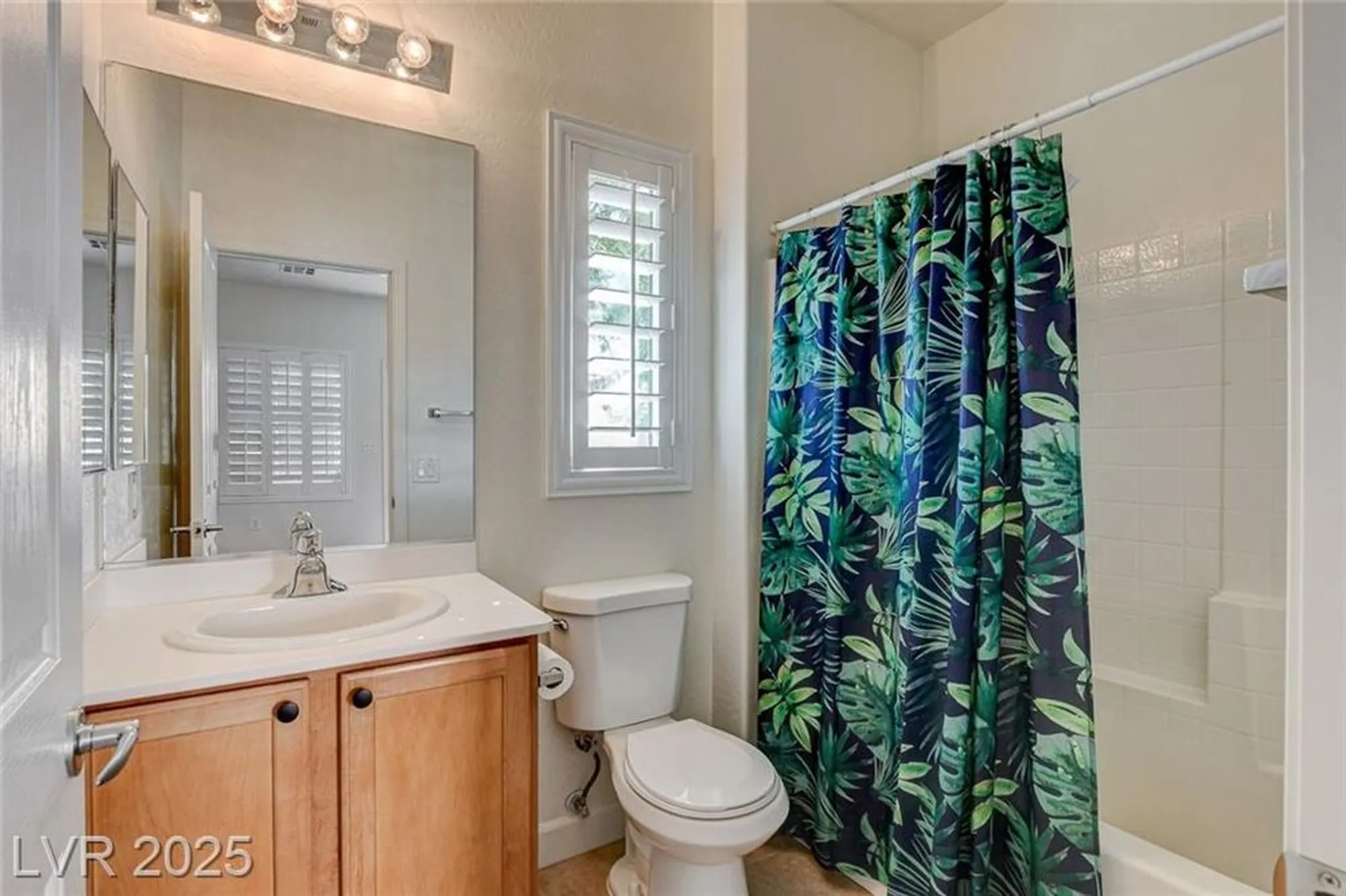 Property Slideshow image 34 of 64 | 7873 broadwing dr, North Las Vegas, NV, 89084