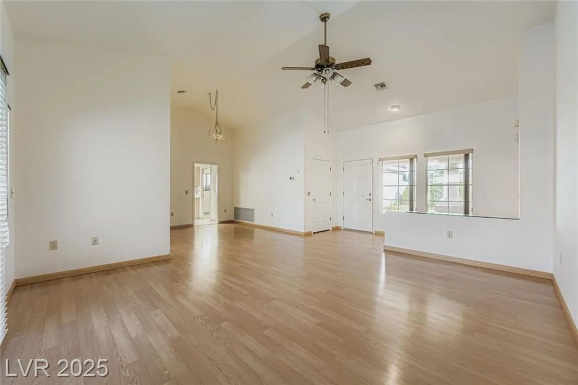 Property Slideshow image 8 of 38 | 8524 gull dr, Las Vegas, NV, 89134