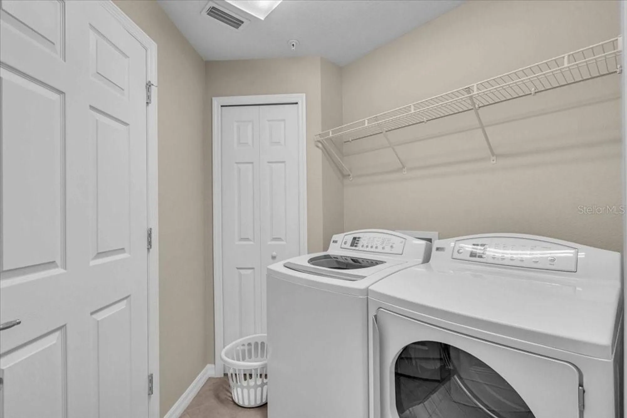 Property Slideshow image 16 of 24 | 1245 burgos dr 304, Sarasota, FL, 34238