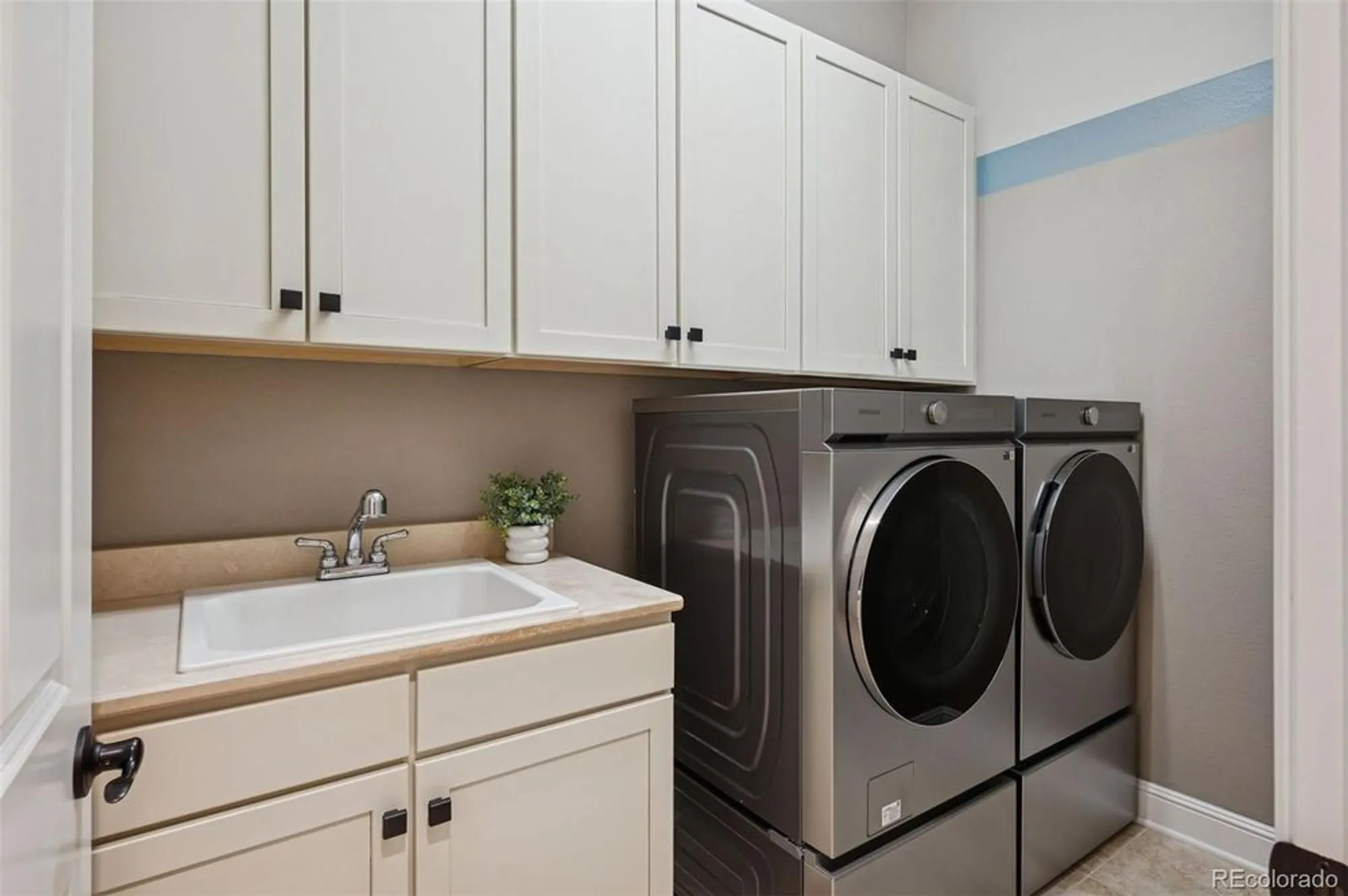 Property Slideshow image 31 of 48 | 8363 s winnipeg ct, Aurora, CO, 80016