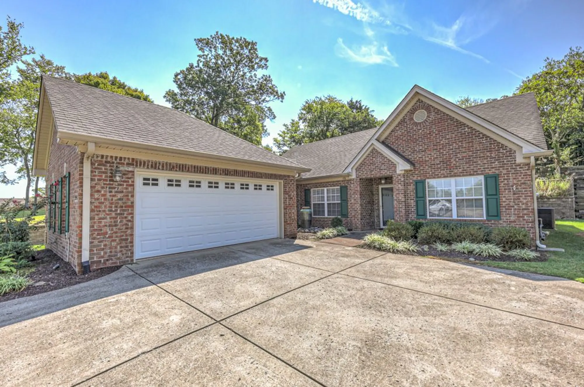 Property Slideshow image 3 of 51 | 226 wrennewood ln, Franklin, TN, 37064