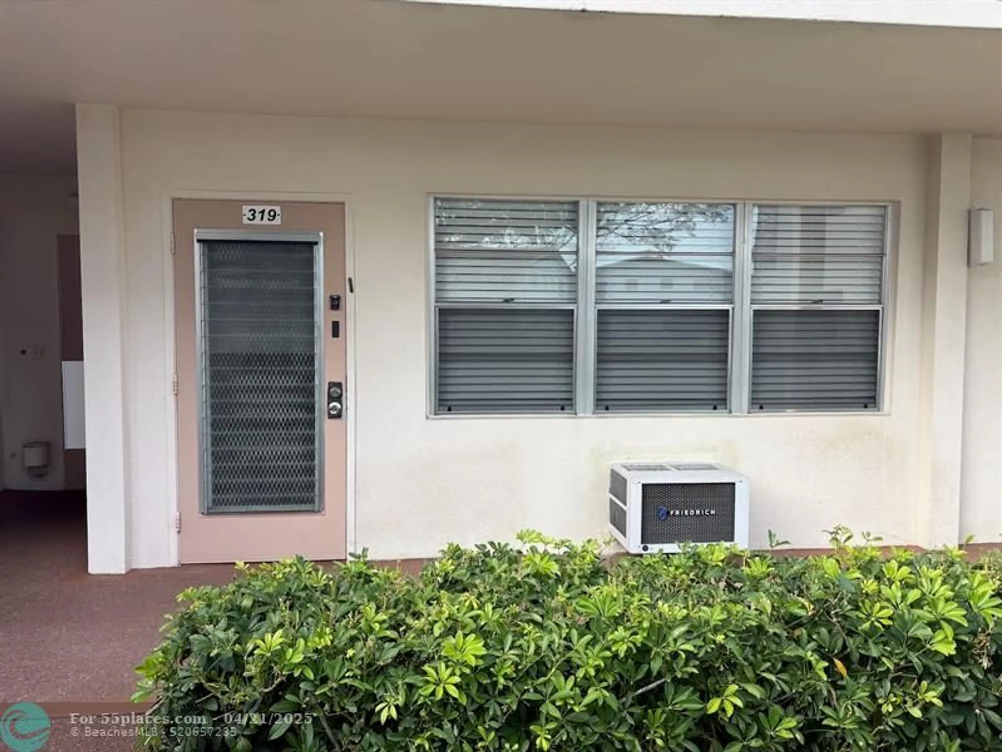 Property Slideshow image 1 of 17 | 319 farnham p # 319, Deerfield Beach, FL, 33442