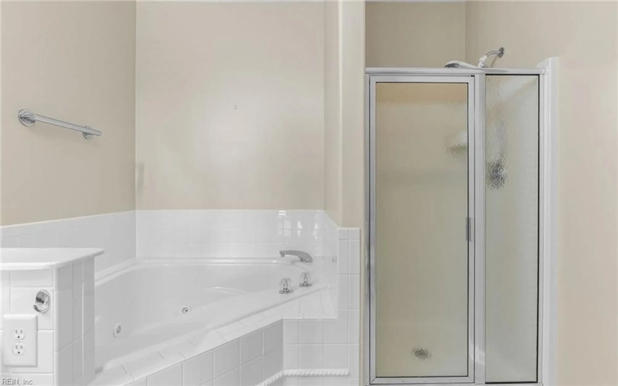 Property Slideshow image 22 of 48 | 2825 loveliness ct, Virginia Beach, VA, 23456