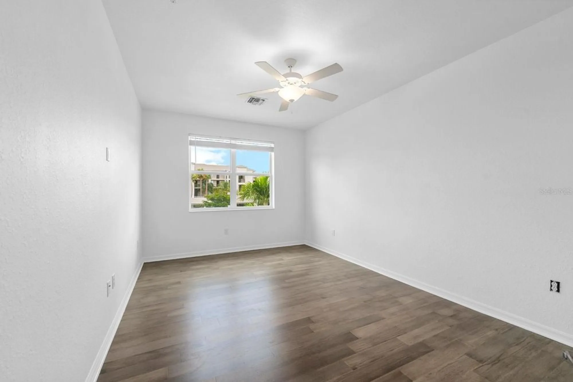 Property Slideshow image 20 of 41 | 933 tidewater shores loop # 722, Bradenton, FL, 34208