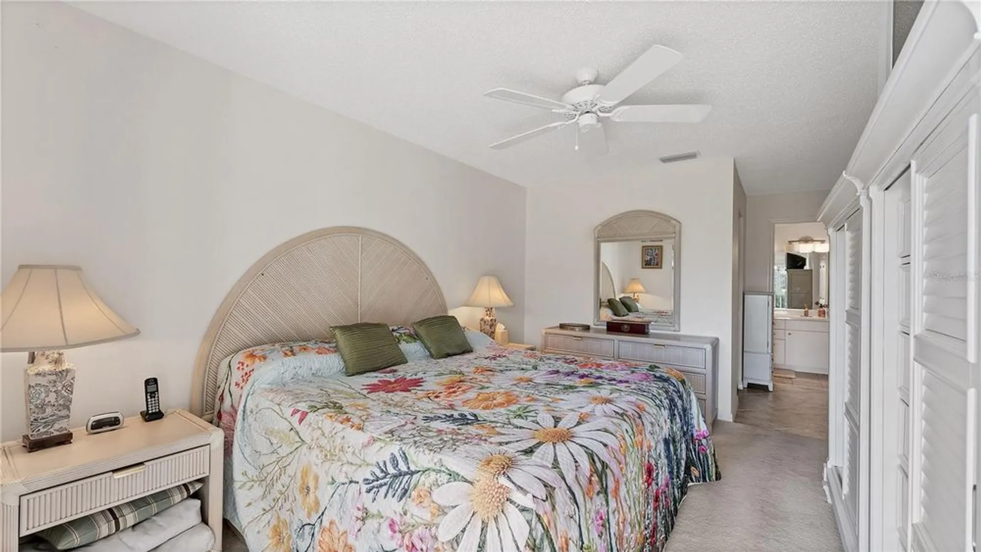 Property Slideshow image 19 of 54 | 983 sandpiper cir, Bradenton, FL, 34209