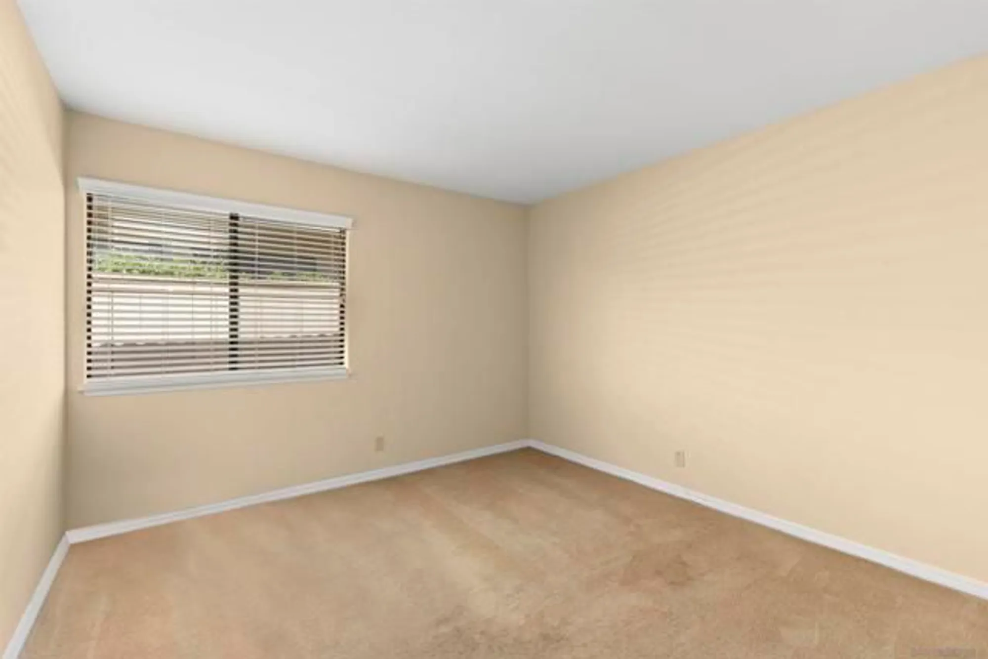 Property Slideshow image 22 of 38 | 13060 avenida marbella, San Diego, CA, 92128