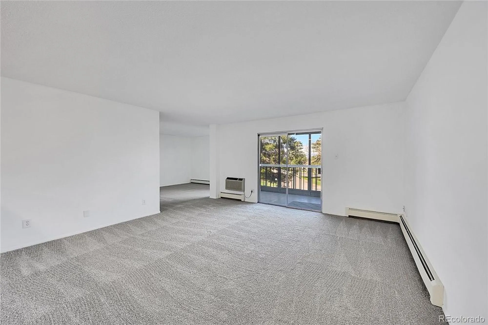 Property Slideshow image 2 of 20 | 3022 s wheeling way apt 205, Aurora, CO, 80014