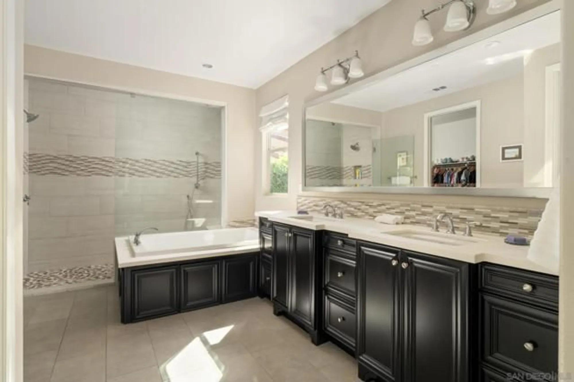 Property Slideshow image 12 of 41 | 7964 auberge cir, San Diego, CA, 92127