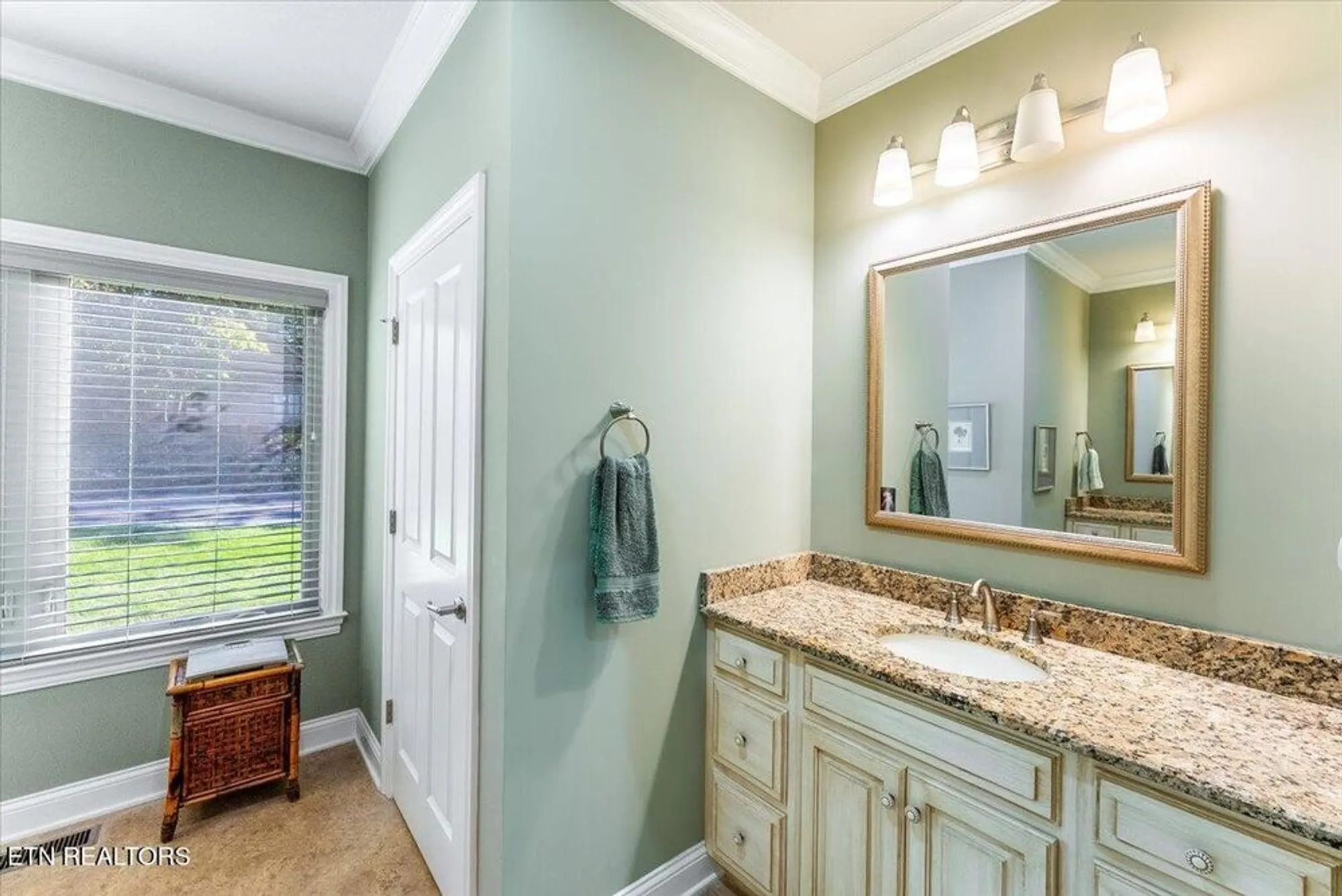 Property Slideshow image 37 of 54 | 400 tanasi way, Loudon, TN, 37774