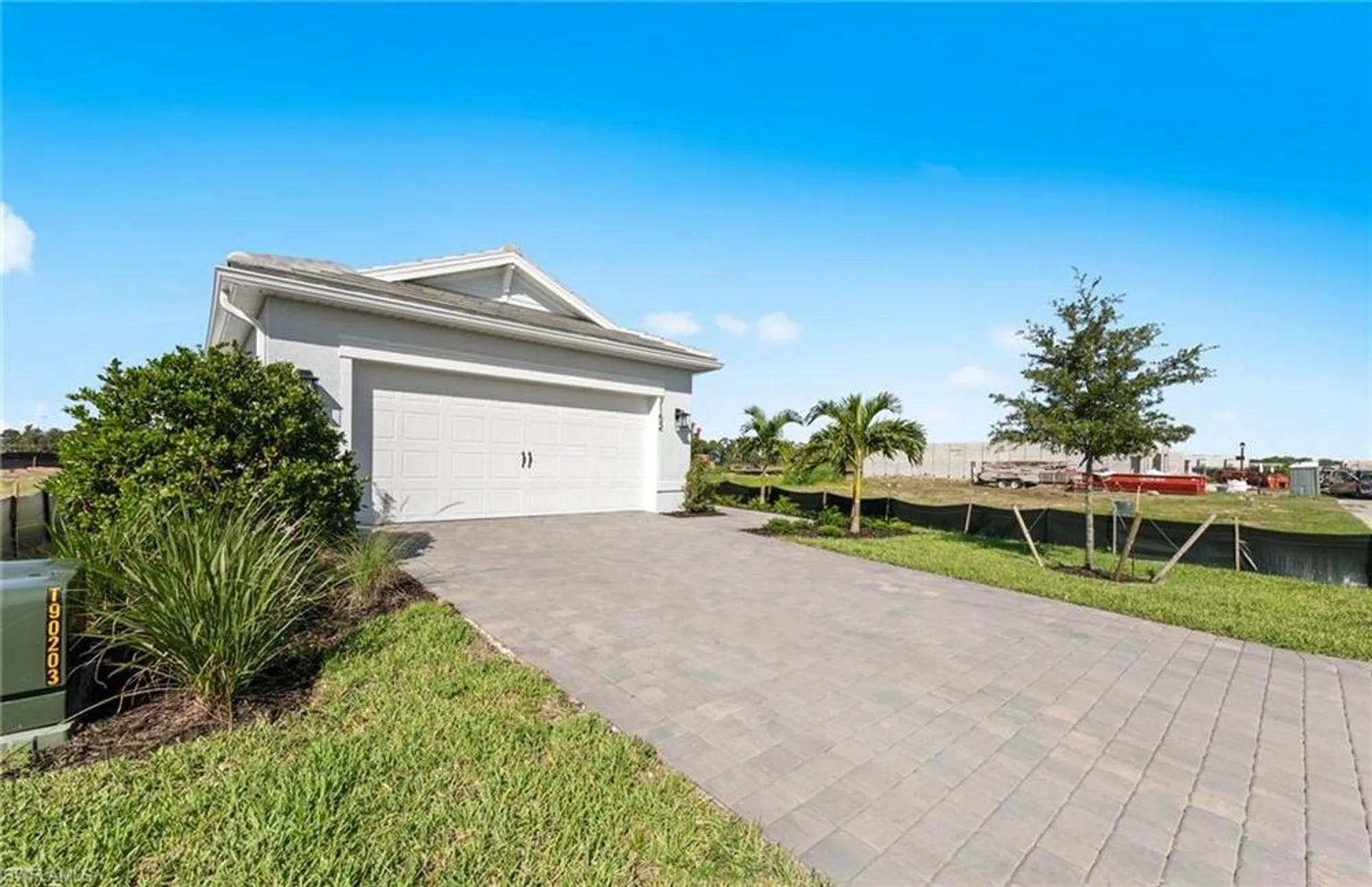 Property Slideshow image 5 of 47 | 7152 chapel creek ln, North Fort Myers, FL, 33917