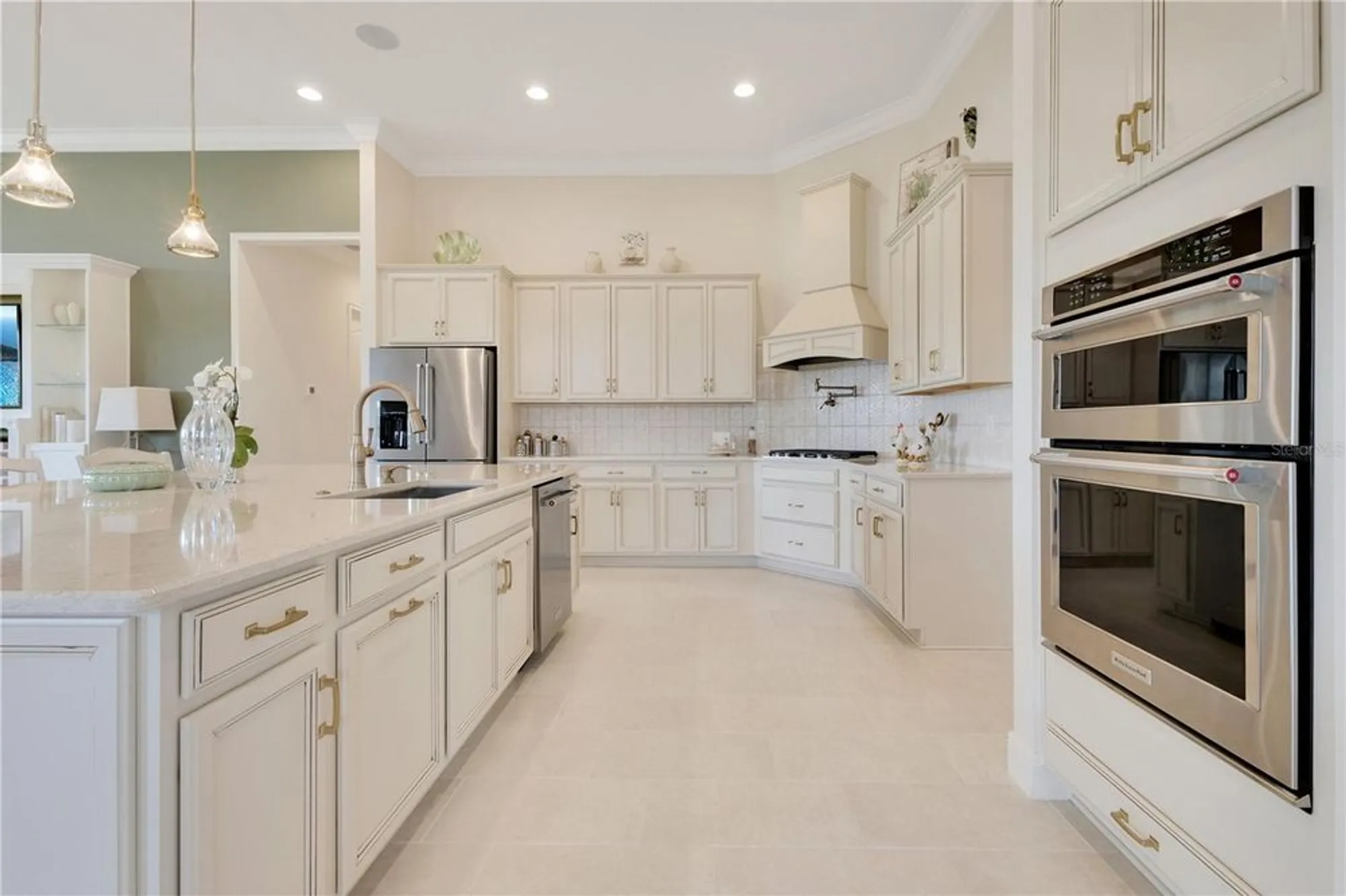 Property Slideshow image 7 of 77 | 2672 meadowedge loop, Saint Cloud, FL, 34772