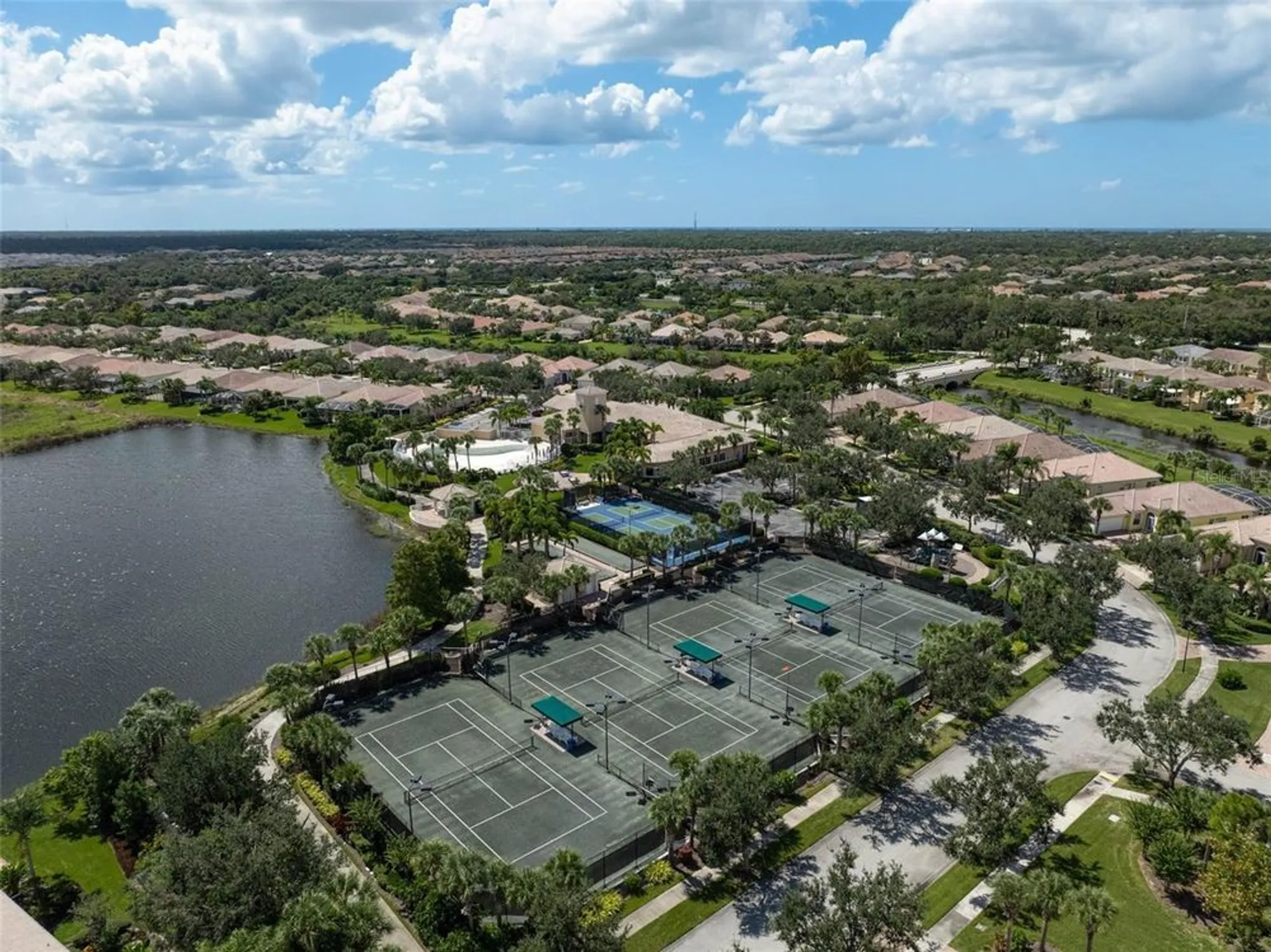 Property Slideshow image 42 of 51 | 1737 burgos dr, Sarasota, FL, 34238