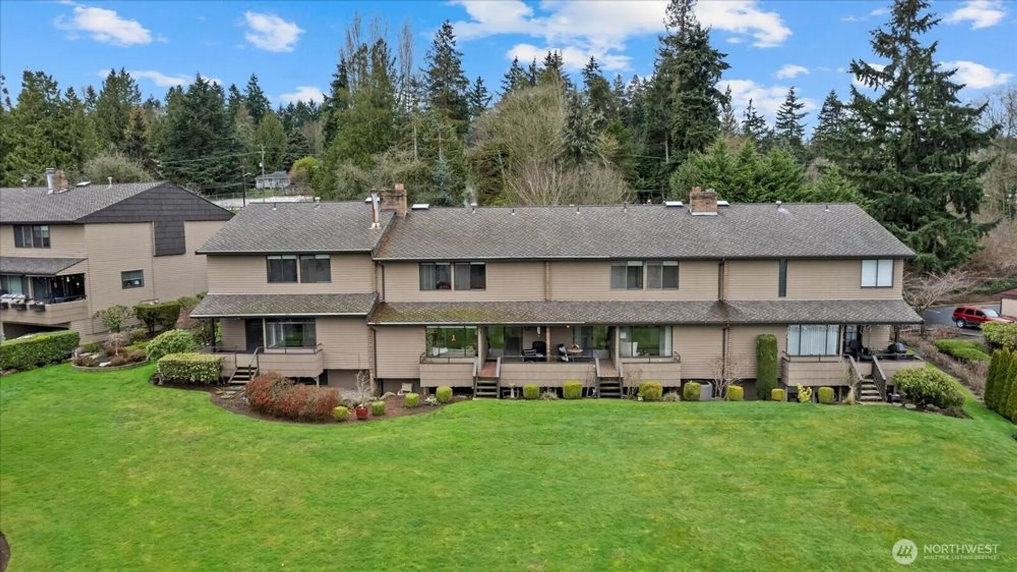 Property Slideshow image 28 of 38 | 10743 glen acres dr s # 10743, Seattle, WA, 98168