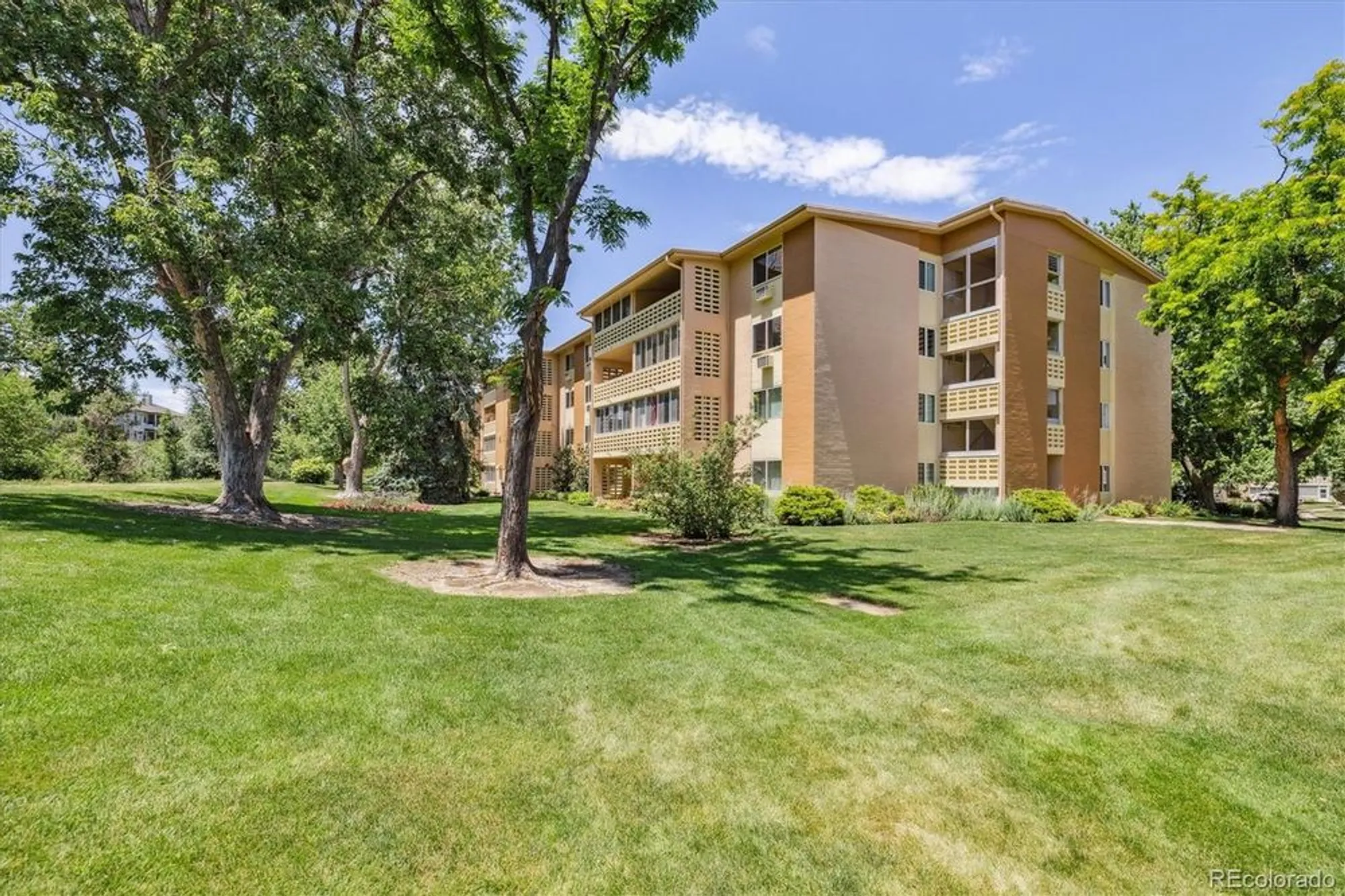 Property Slideshow image 26 of 39 | 745 s alton way unit 11a, Denver, CO, 80247