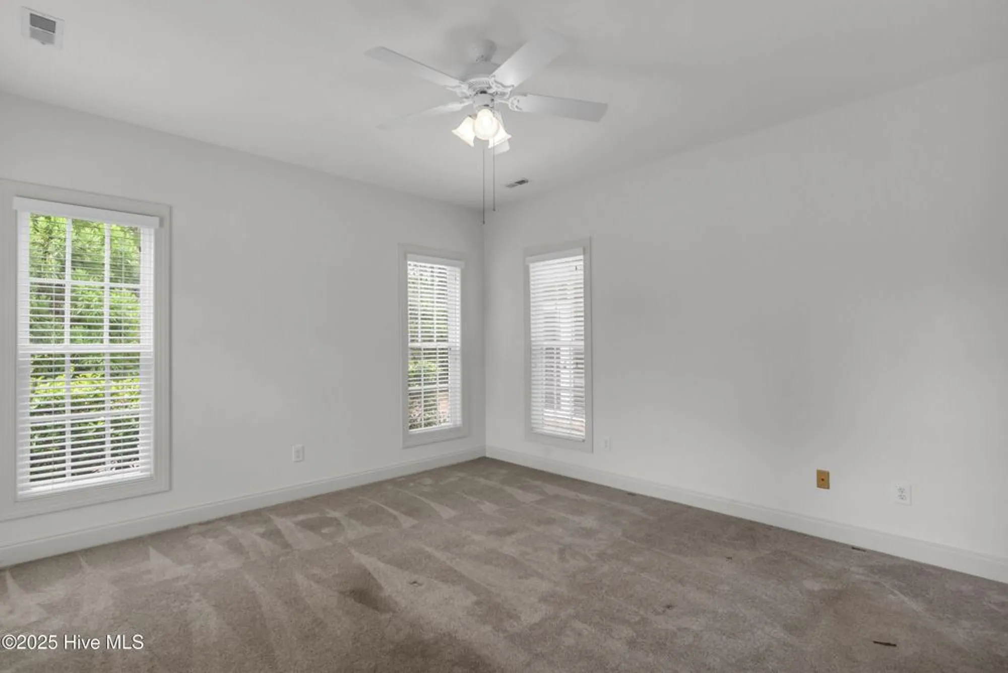 Property Slideshow image 23 of 74 | 2904 legends dr, Southport, NC, 28461