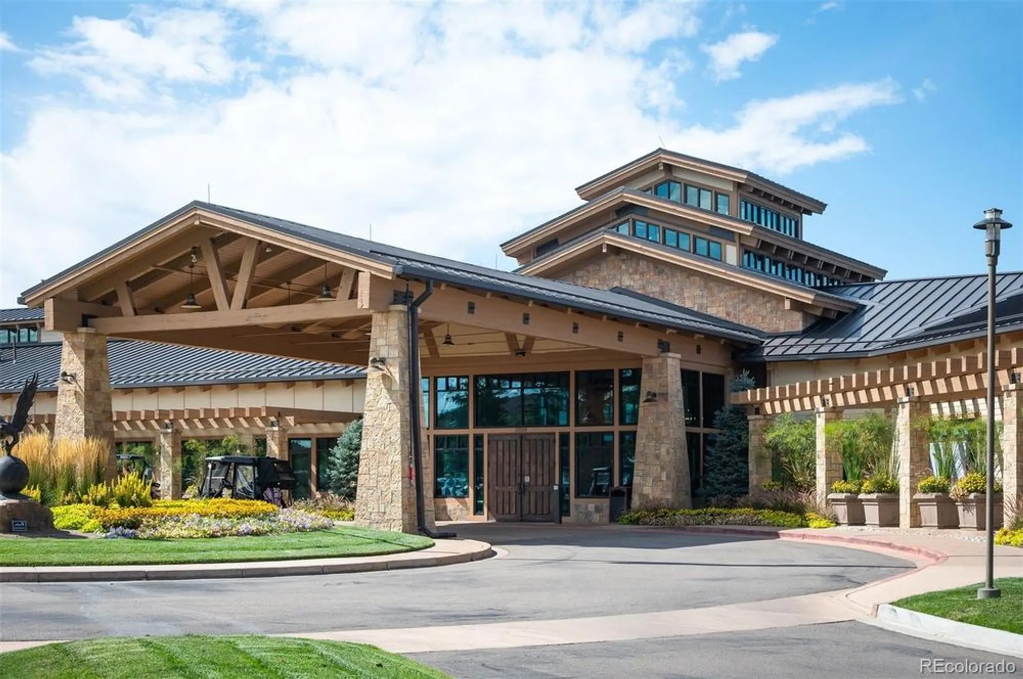 Property Slideshow image 29 of 35 | 23440 e moraine pl, Aurora, CO, 80016