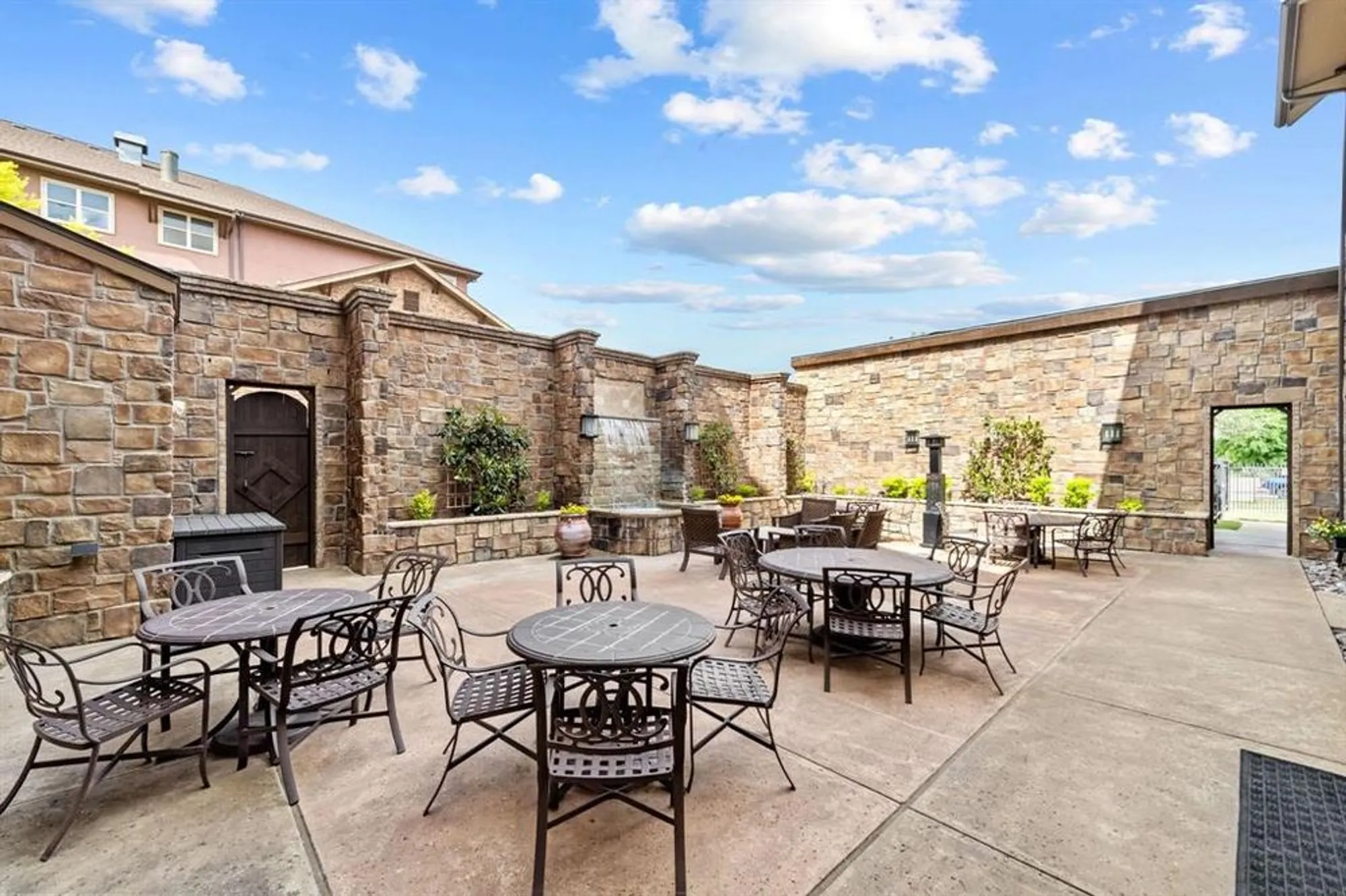 Property Slideshow image 28 of 35 | 301 watermere dr apt 216, Southlake, TX, 76092