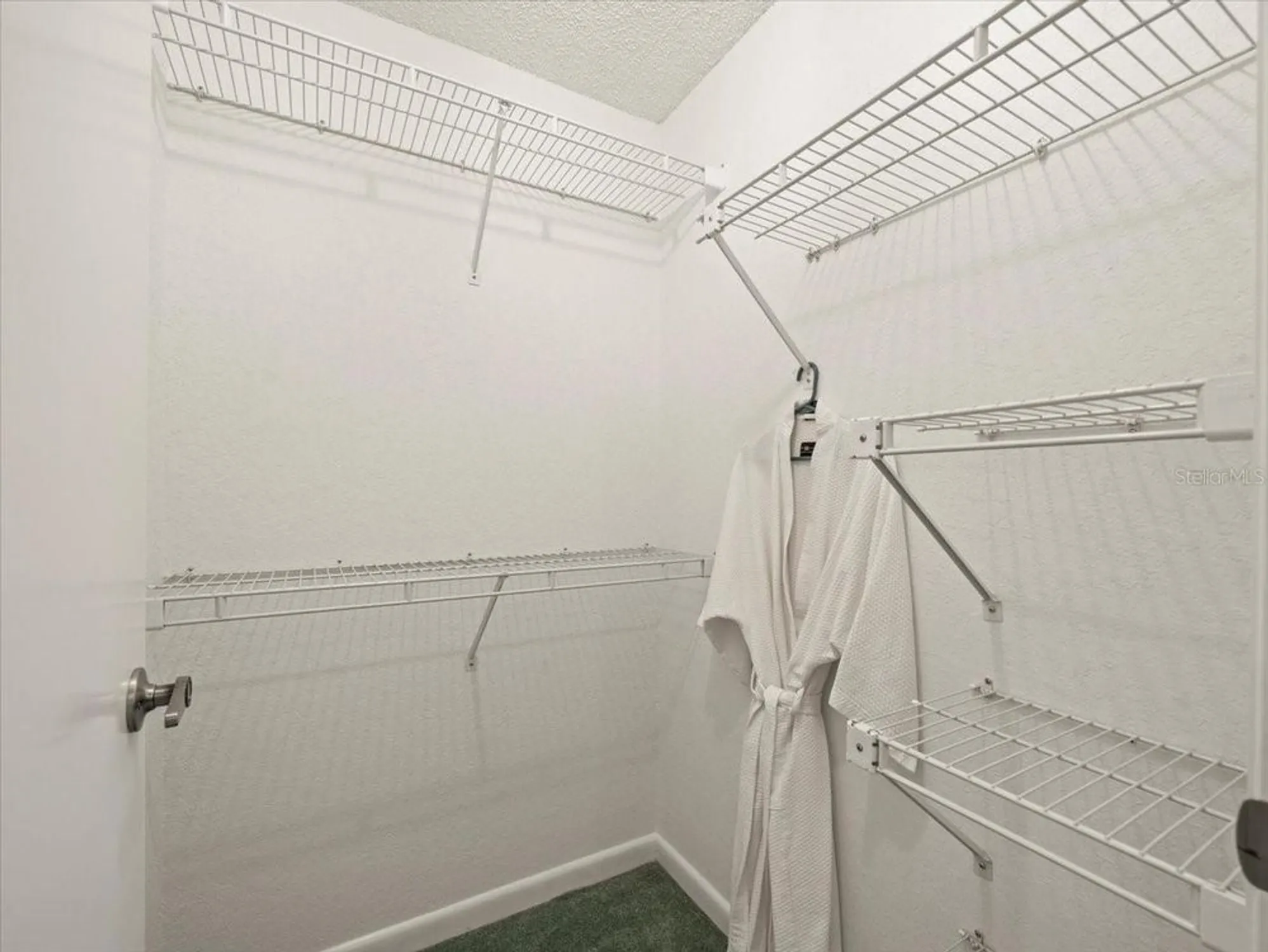 Property Slideshow image 31 of 58 | 9355 french quarters cir, Weeki Wachee, FL, 34613