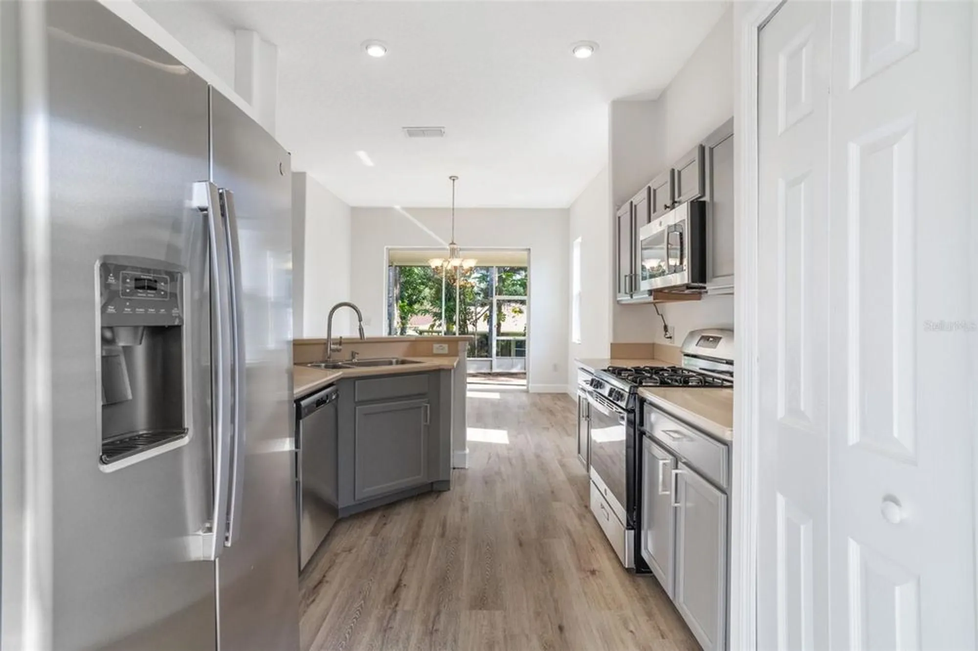 Property Slideshow image 7 of 50 | 103 crescent moon dr, Groveland, FL, 34736