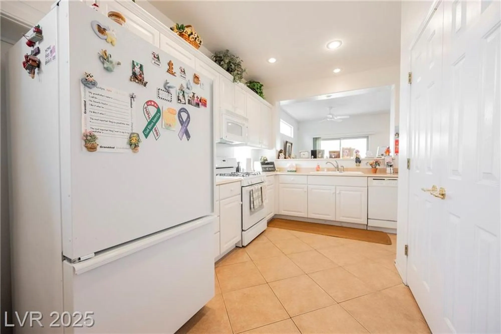 Property Slideshow image 17 of 93 | 1956 high mesa dr, Henderson, NV, 89012