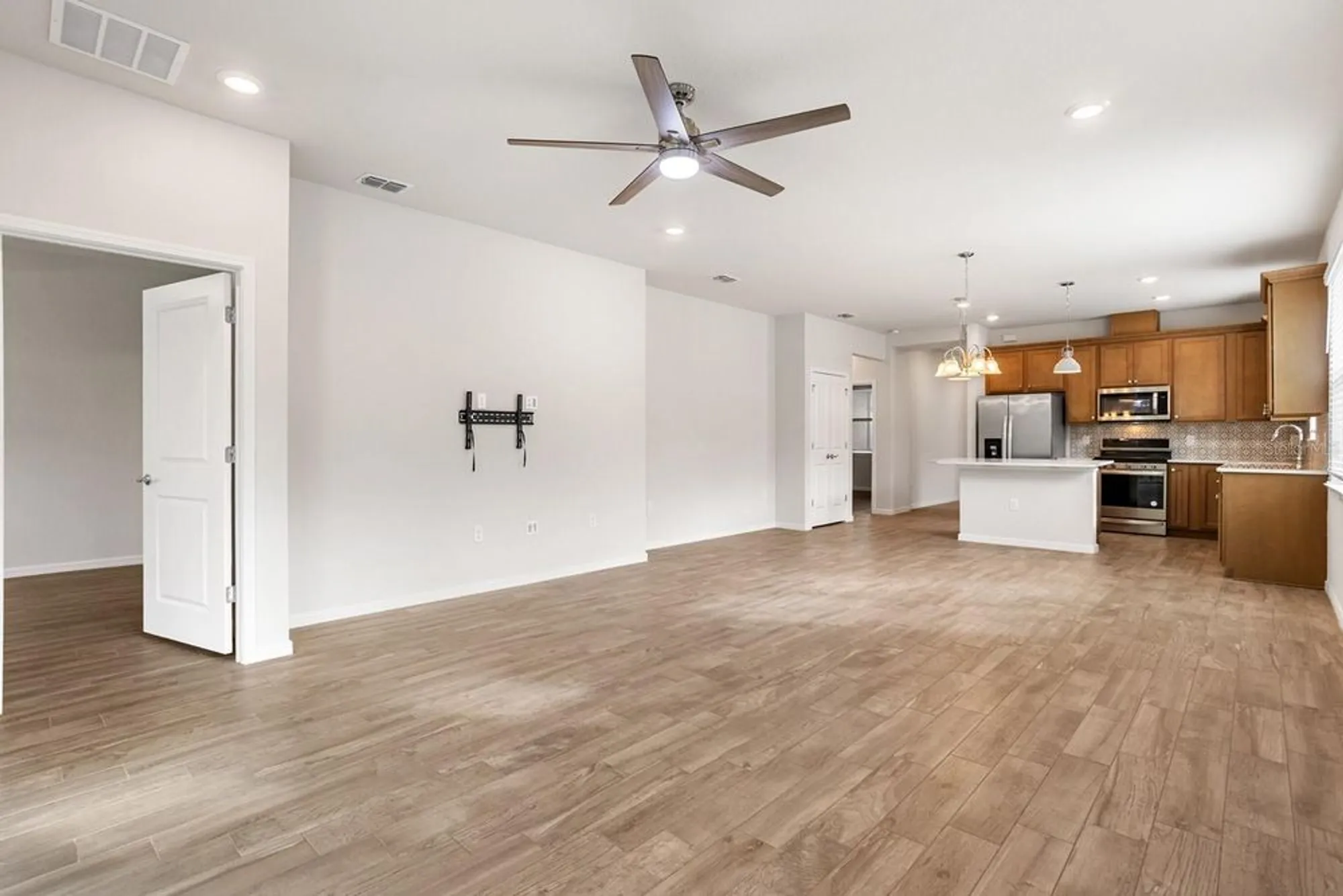 Property Slideshow image 32 of 40 | 2458 cliff way, Saint Cloud, FL, 34771