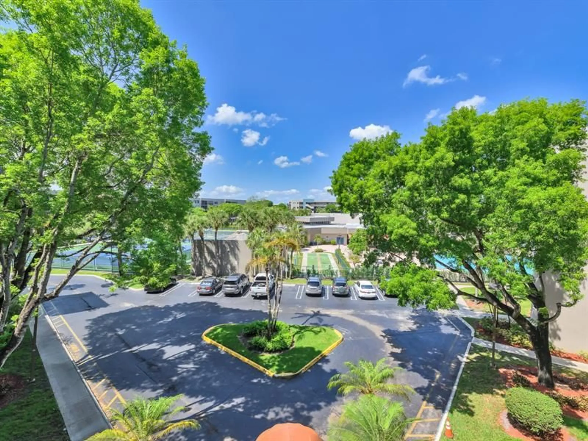 Property Slideshow image 8 of 51 | 1101 colony point cir 422, Pembroke Pines, FL, 33026