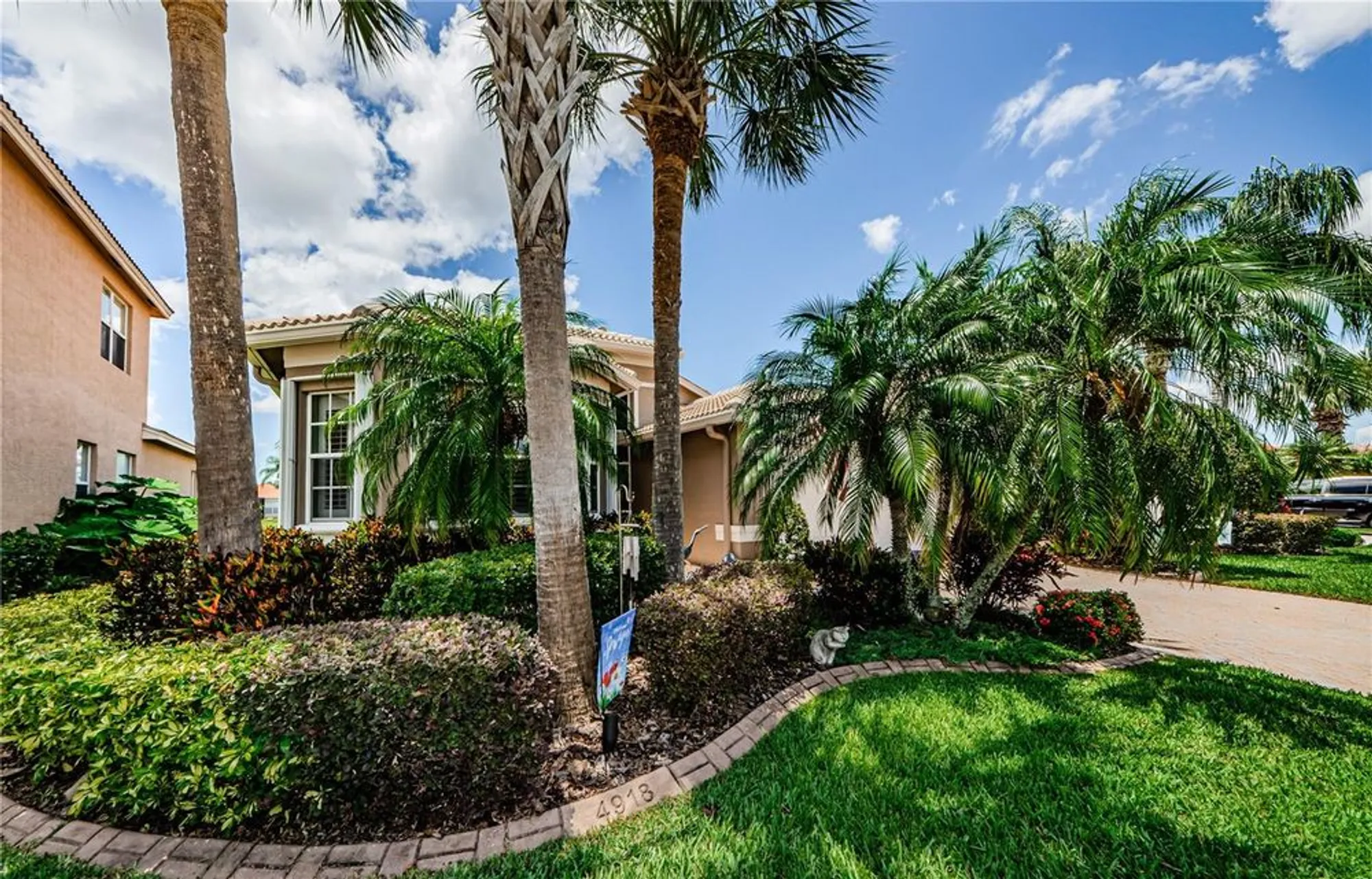 Property Slideshow image 3 of 96 | 4918 sandy brook cir, Wimauma, FL, 33598