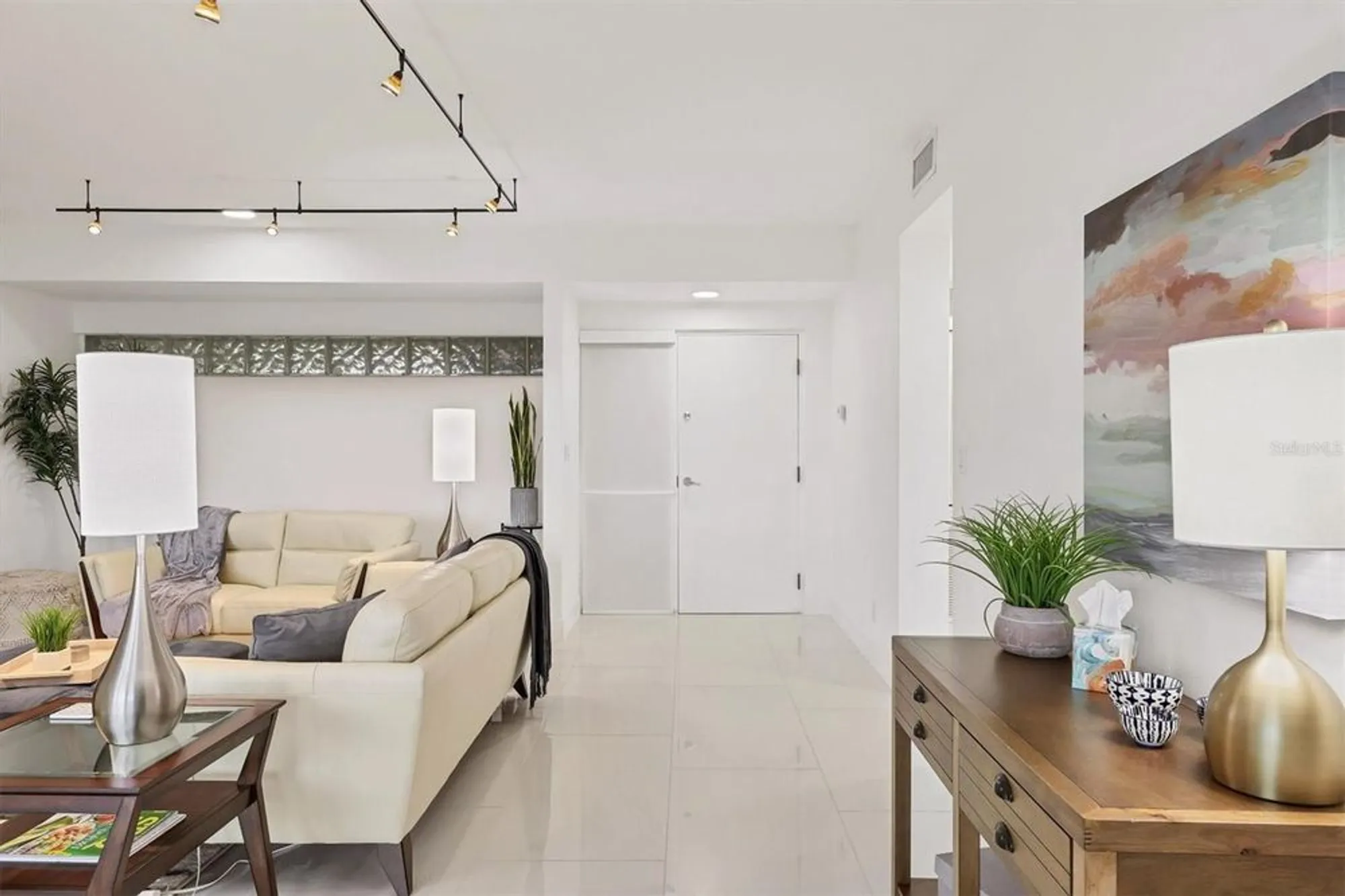 Property Slideshow image 5 of 51 | 5408 eagles point cir apt 102, Sarasota, FL, 34231