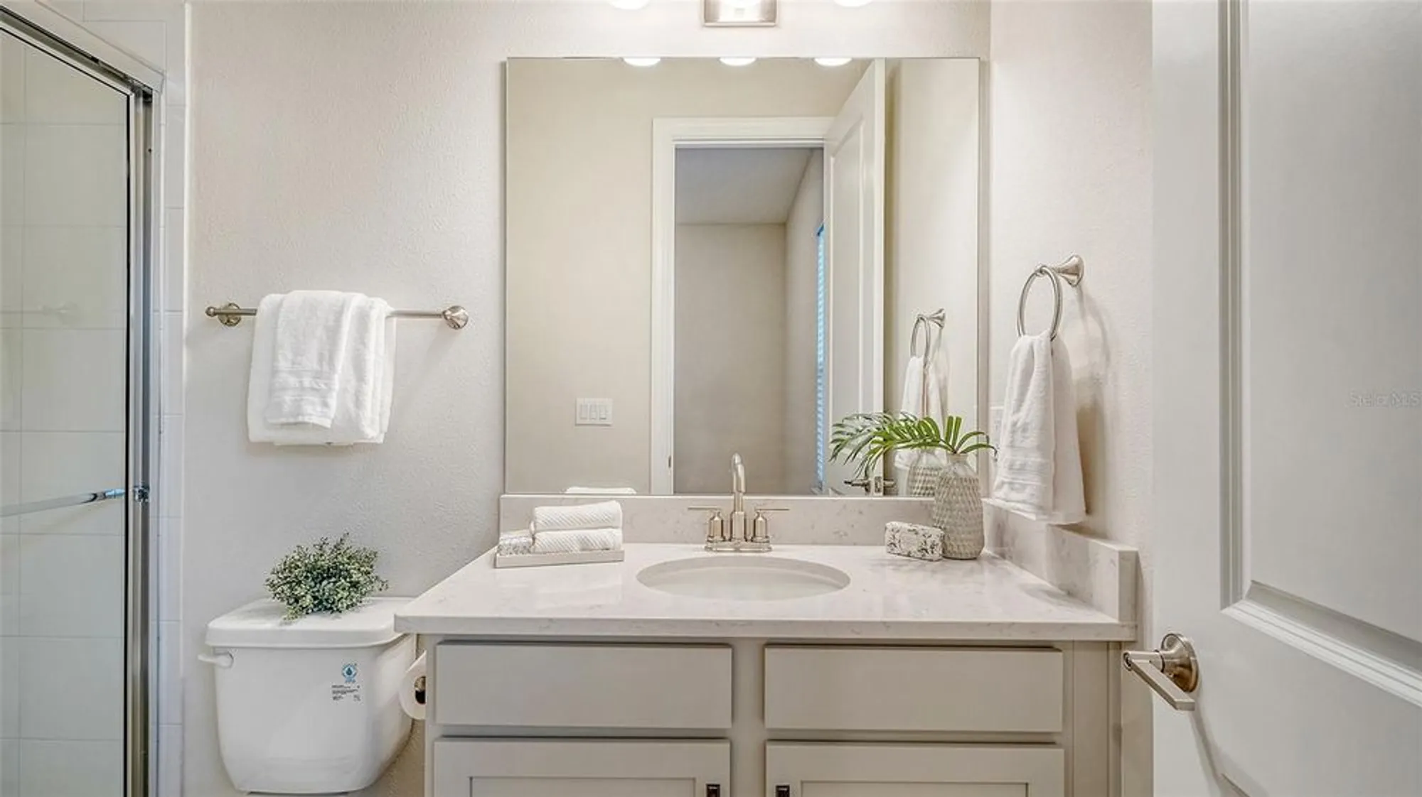 Property Slideshow image 39 of 90 | 16423 isola pl, Lakewood Ranch, FL, 34211