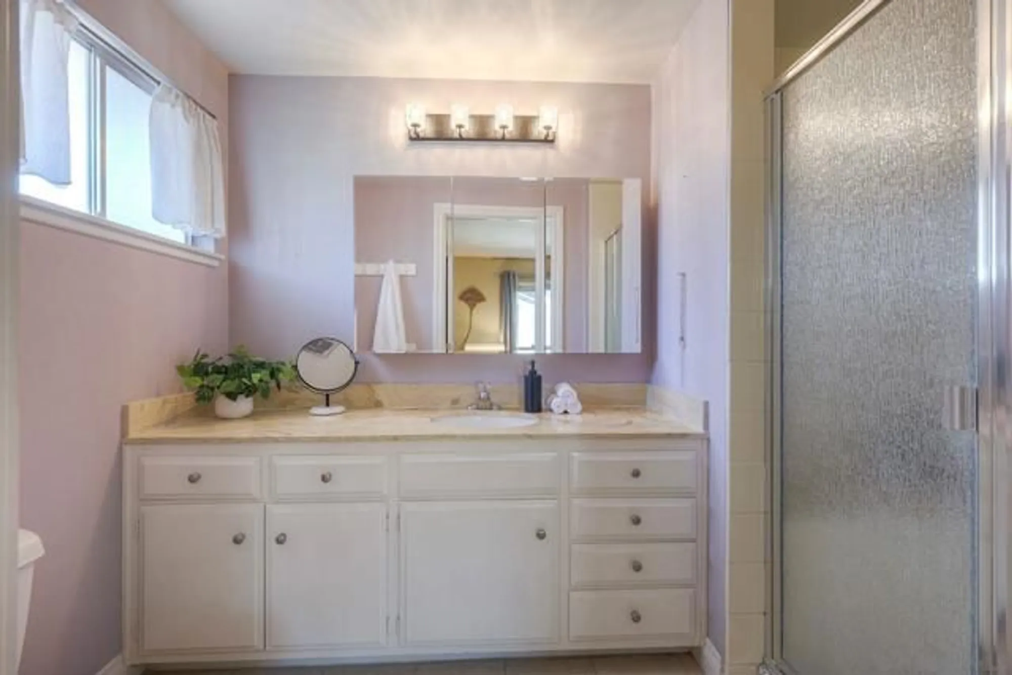 Property Slideshow image 24 of 34 | 12528 niego ln, San Diego, CA, 92128