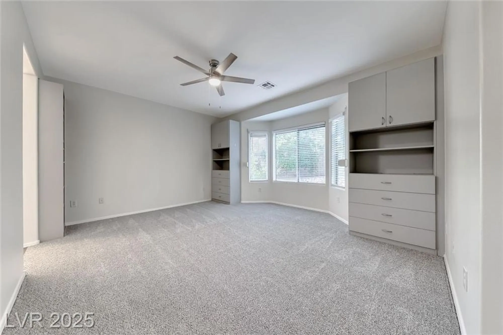 Property Slideshow image 18 of 50 | 3001 hartsville rd, Henderson, NV, 89052