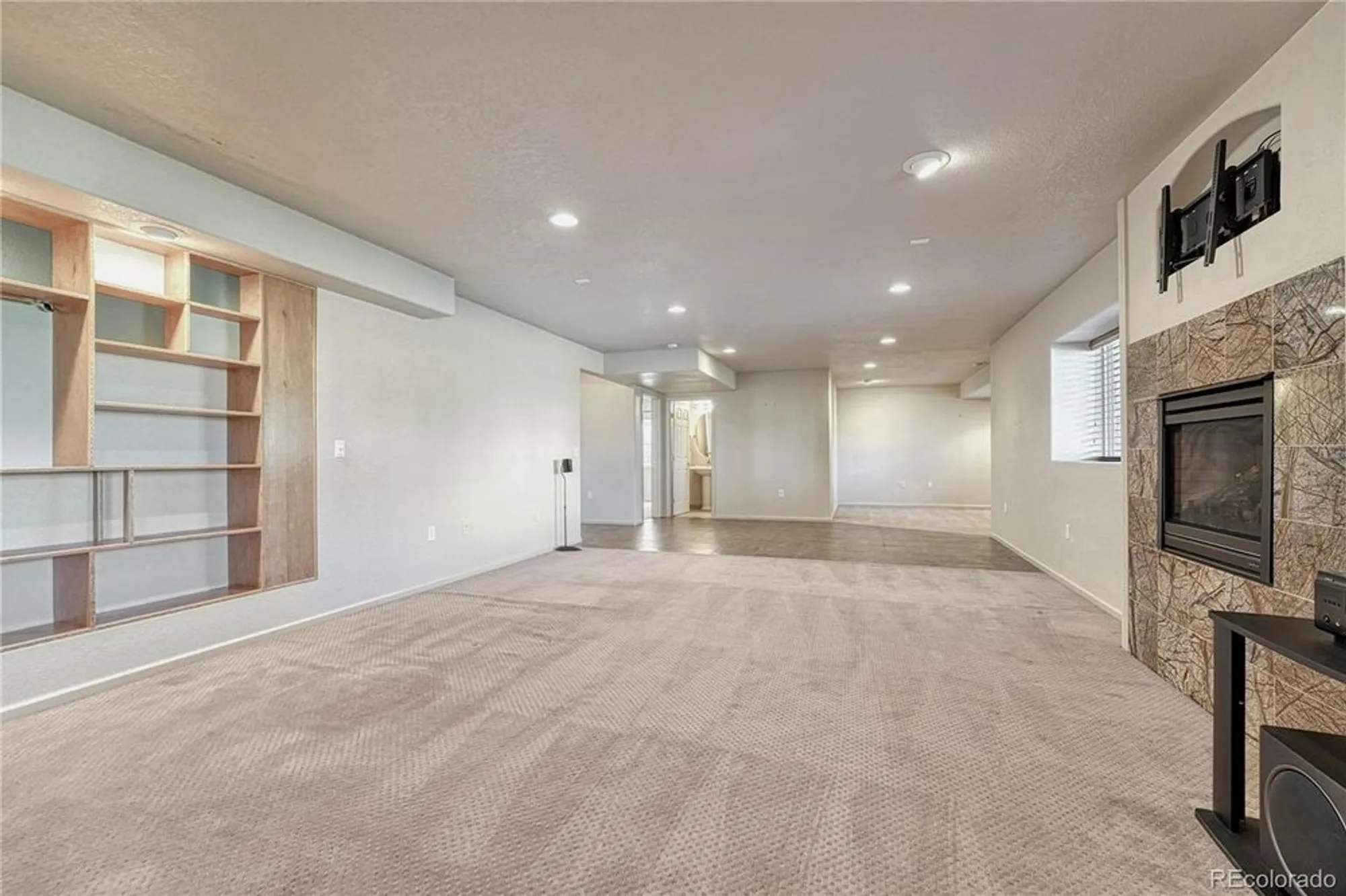 Property Slideshow image 28 of 46 | 8107 s catawba ct, Aurora, CO, 80016